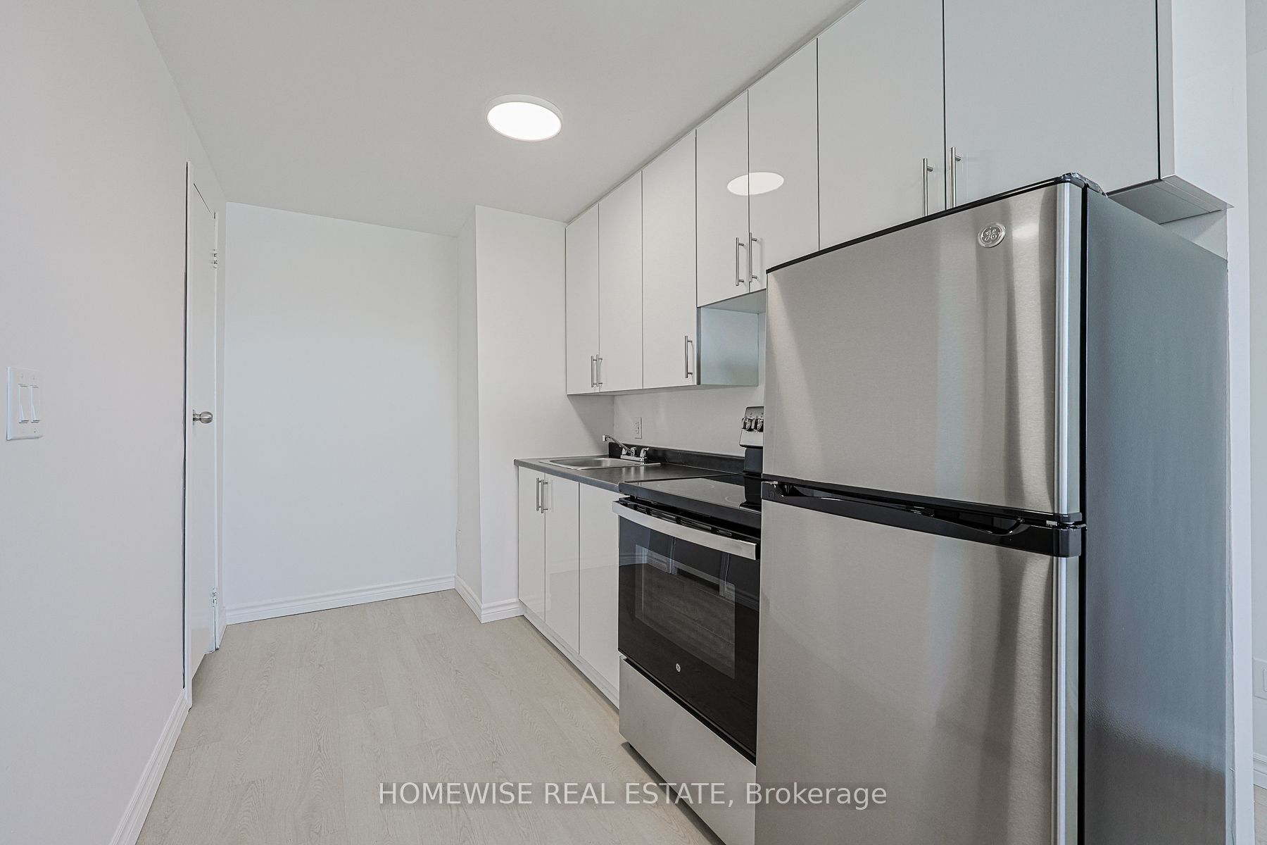 2204 Dufferin Street 107, Toronto, ON M6E 3R8 photo 4