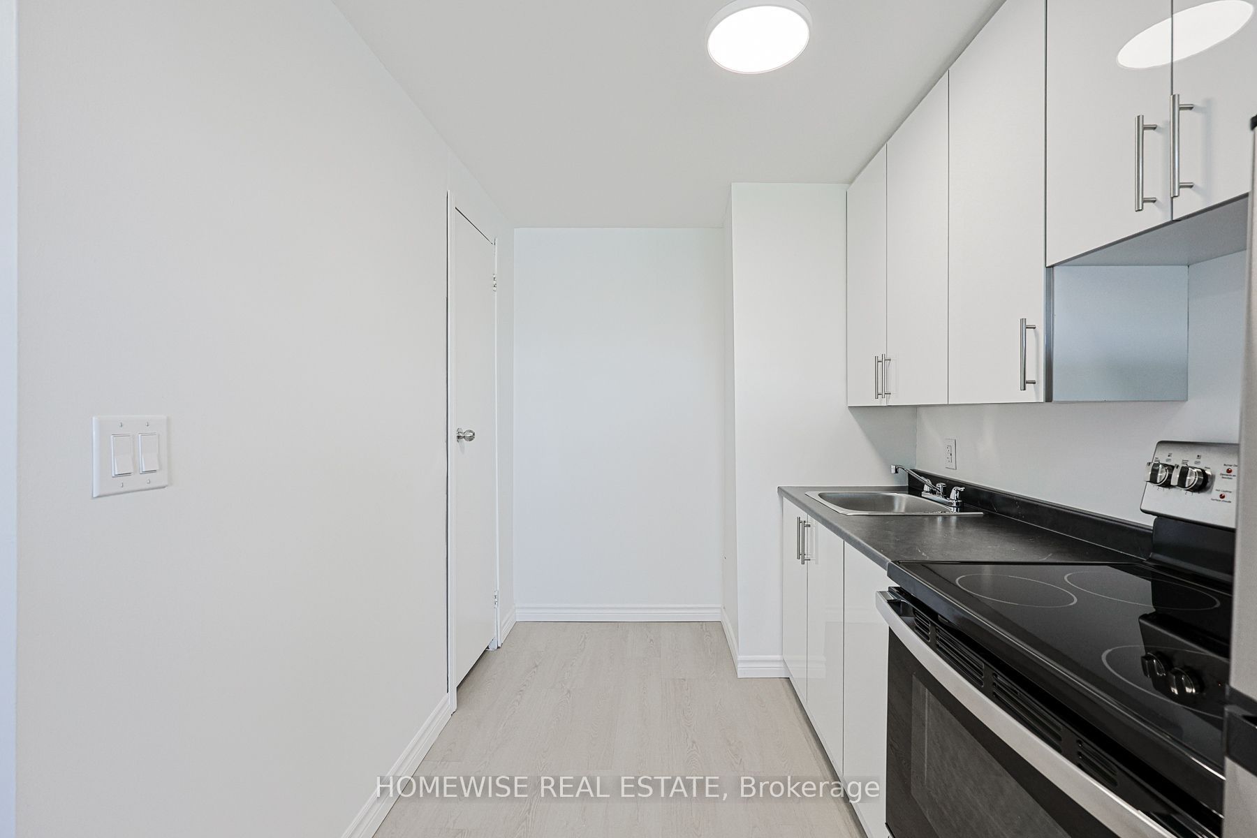 2204 Dufferin Street 107, Toronto, ON M6E 3R8 photo 5