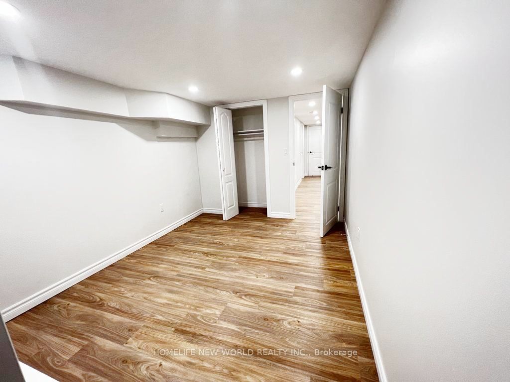 3 Roblocke Avenue Lower, Toronto, ON M6G 3R6 photo 4