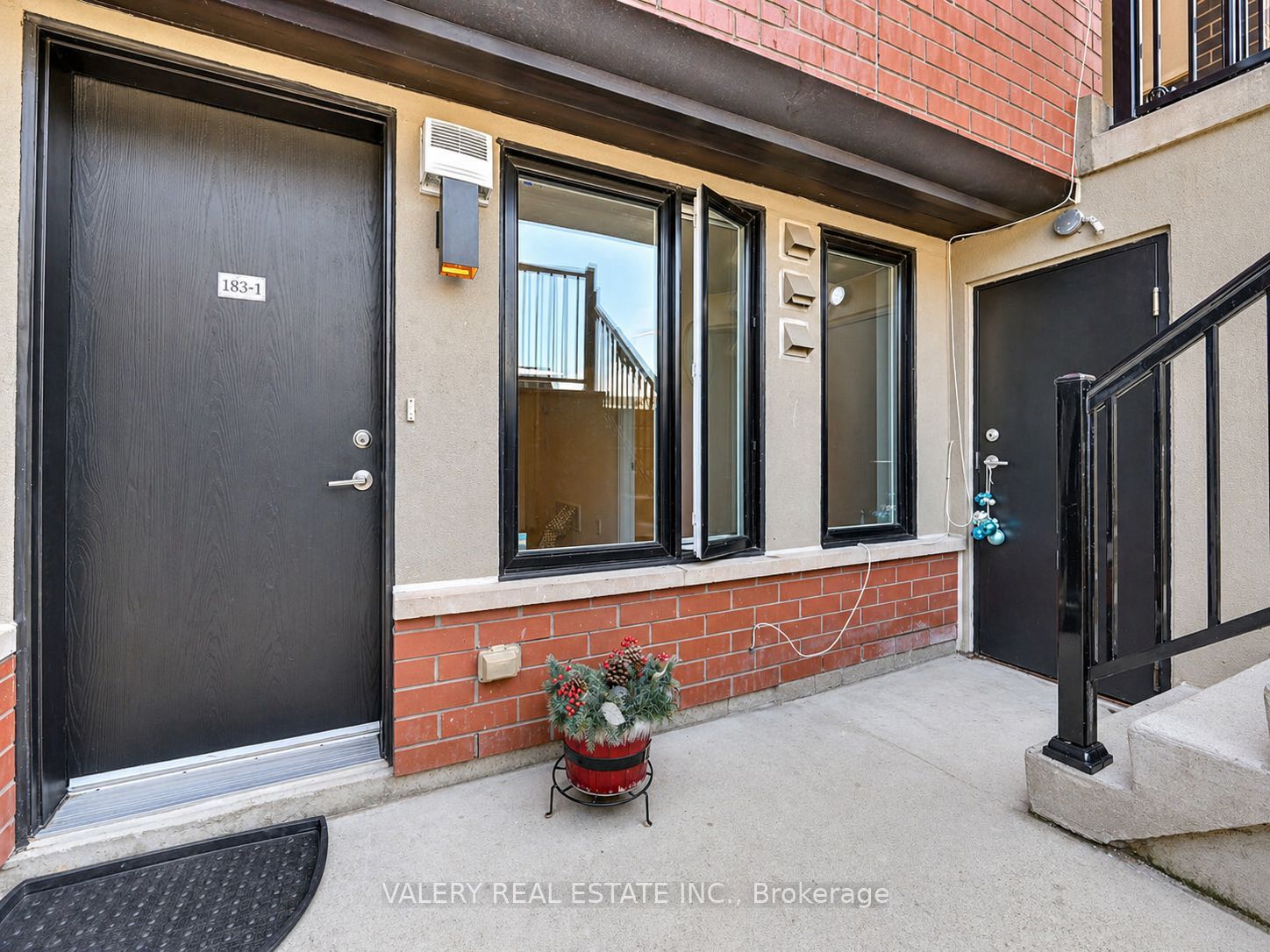 183 William Duncan Road S 1, Toronto, ON M3K 0B7 photo 2