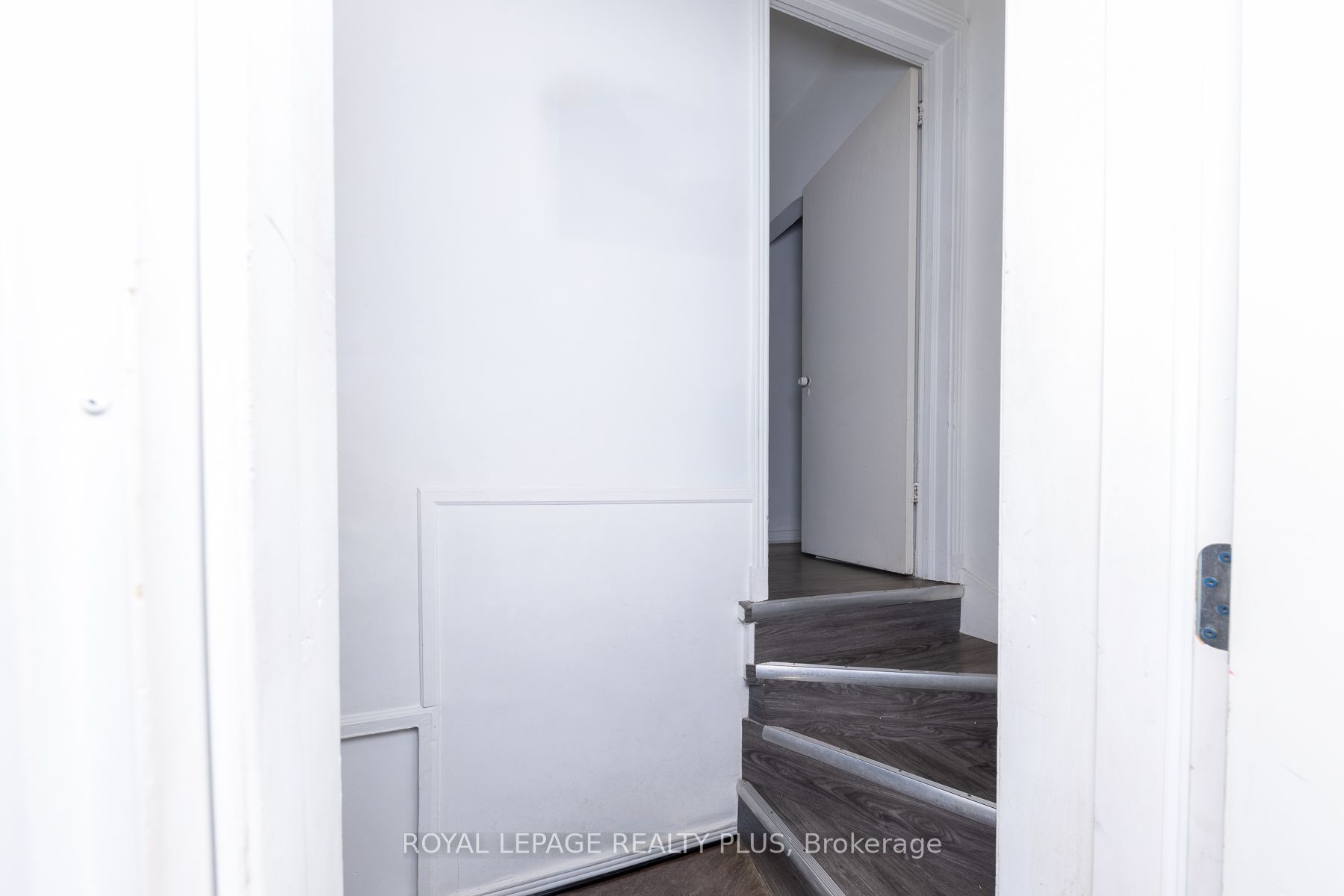 33 Dayton Avenue, Toronto, ON M8Z 3L8 photo 5