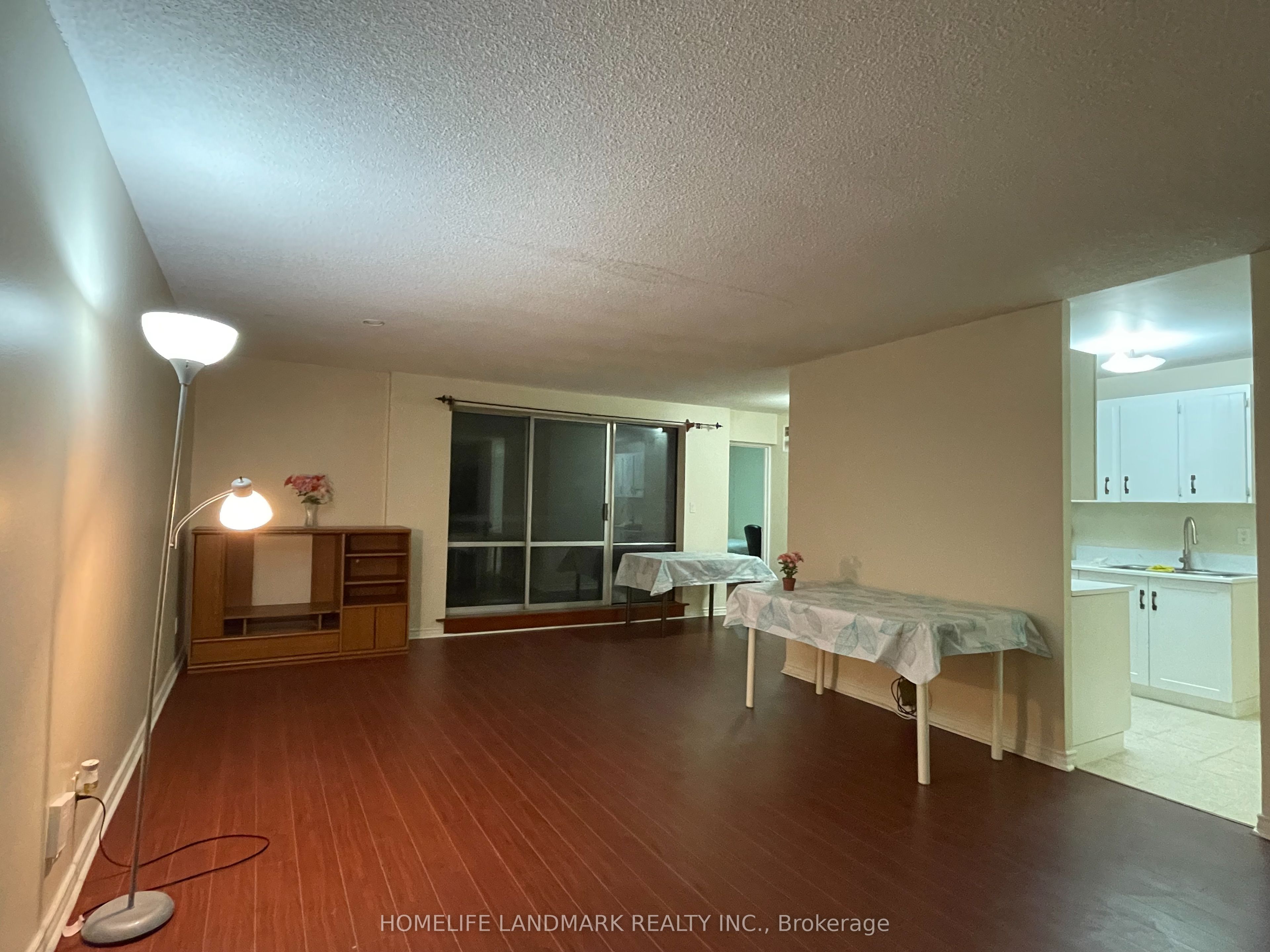 3025 the credit woodlands N/A 307, Mississauga, ON L5C 2V3 photo 4