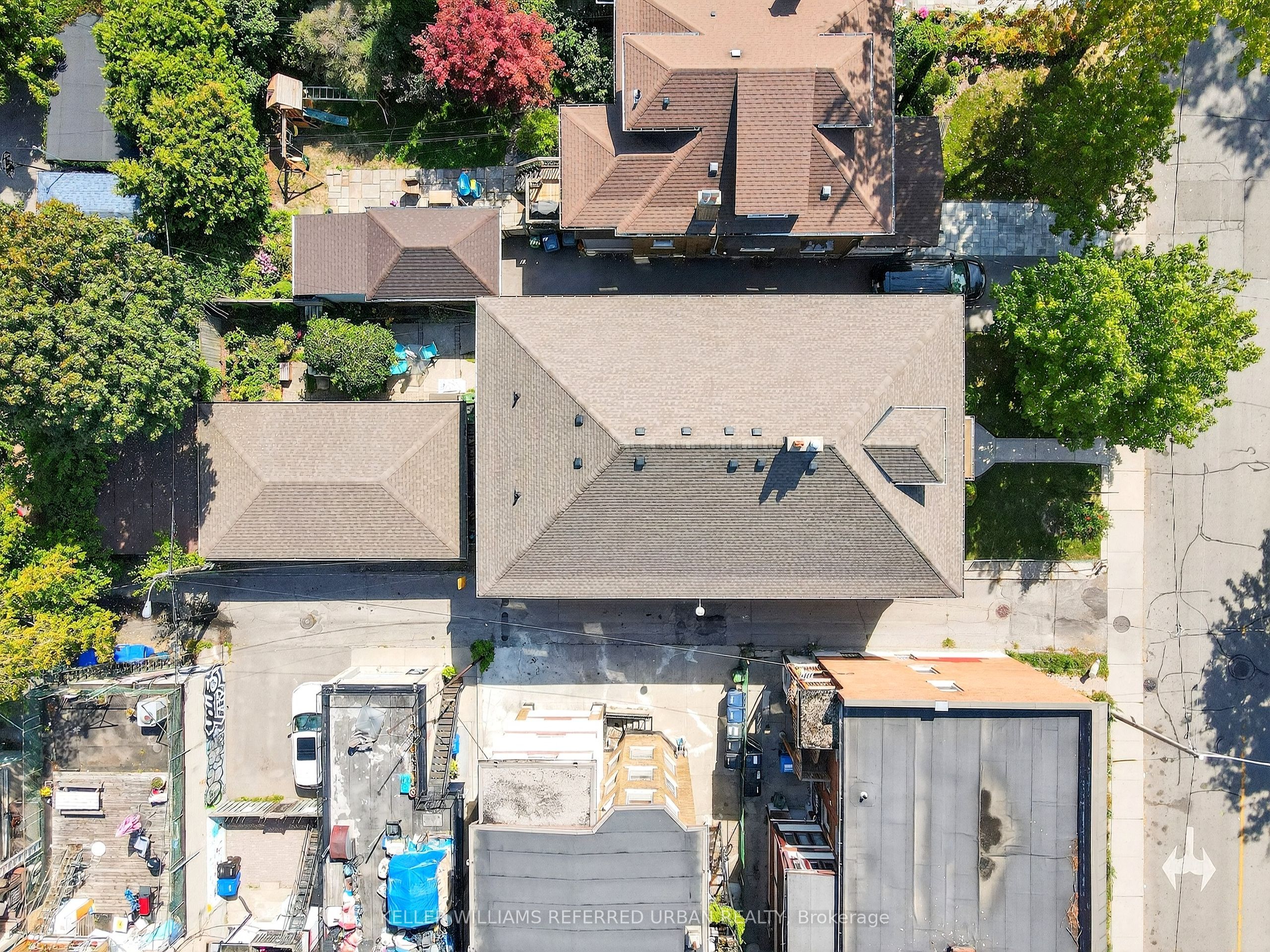 93 Northcliffe Boulevard, Toronto, ON M6H 3H3 photo 3