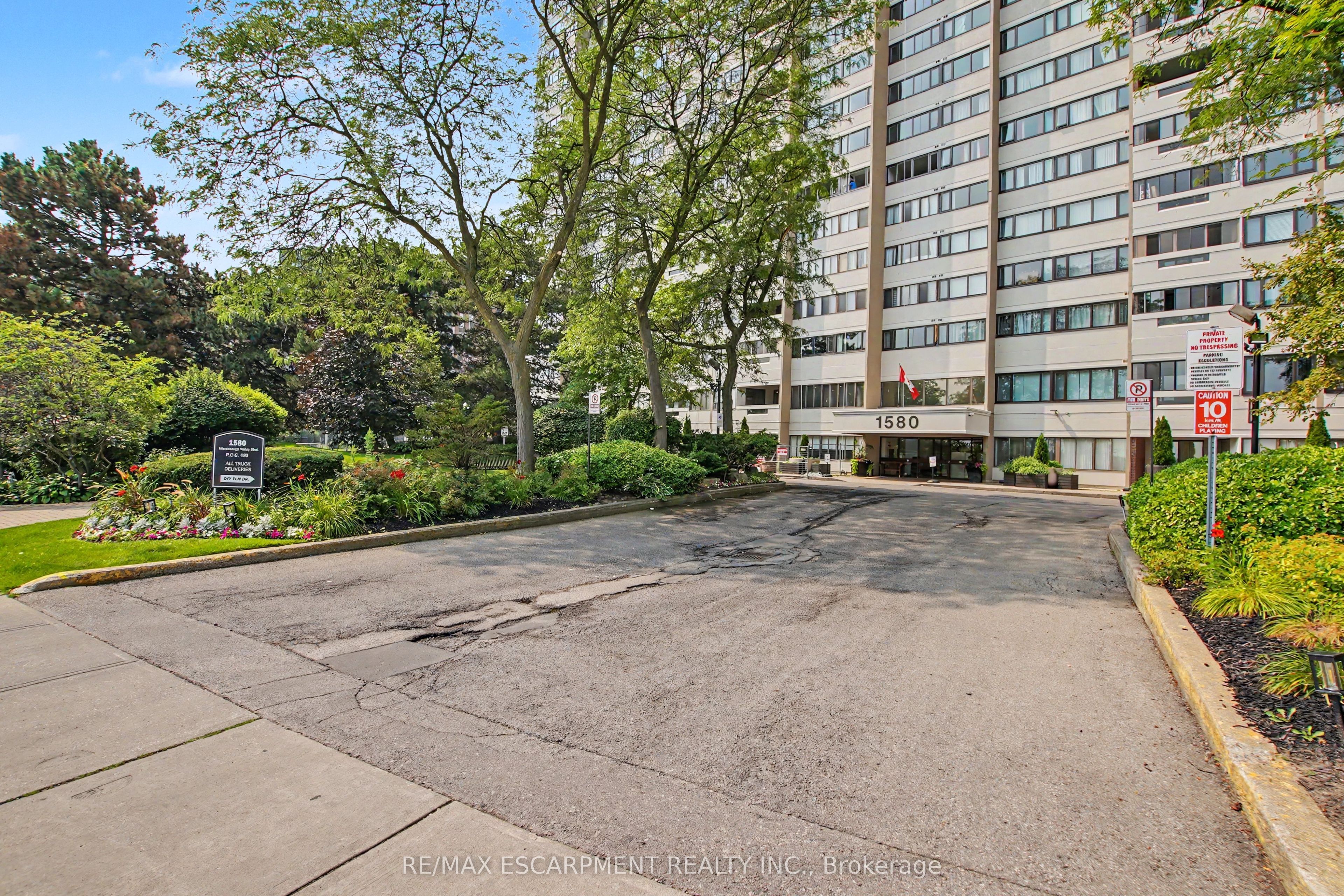 1580 Mississauga Valley Boulevard 1102, Mississauga, ON L5A 3T8 photo 2