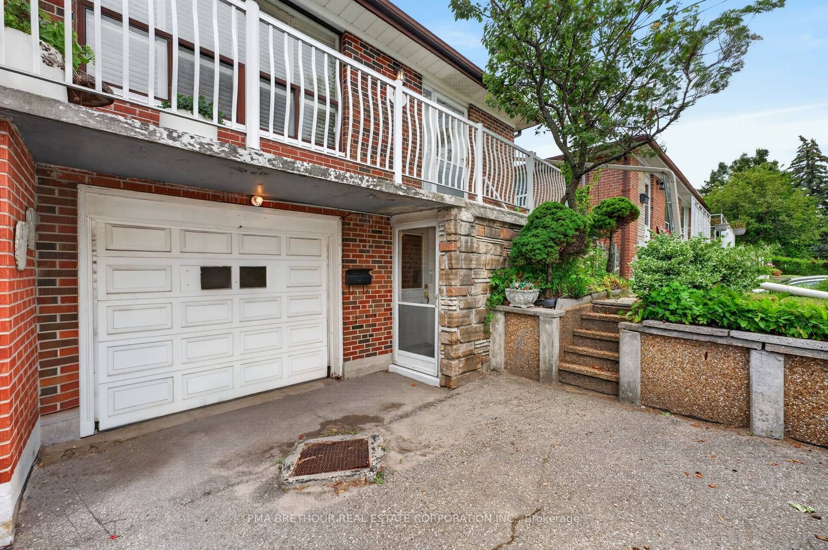 65 Goldsboro Road, Toronto, ON M9L 1A6 photo 2