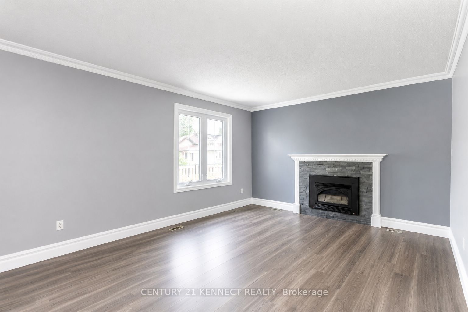 4 Somerset Drive, Brampton, ON L6Z 1C6 photo 2