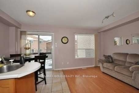 6863 Apex Court, Mississauga, ON L5N 7H6 photo 3