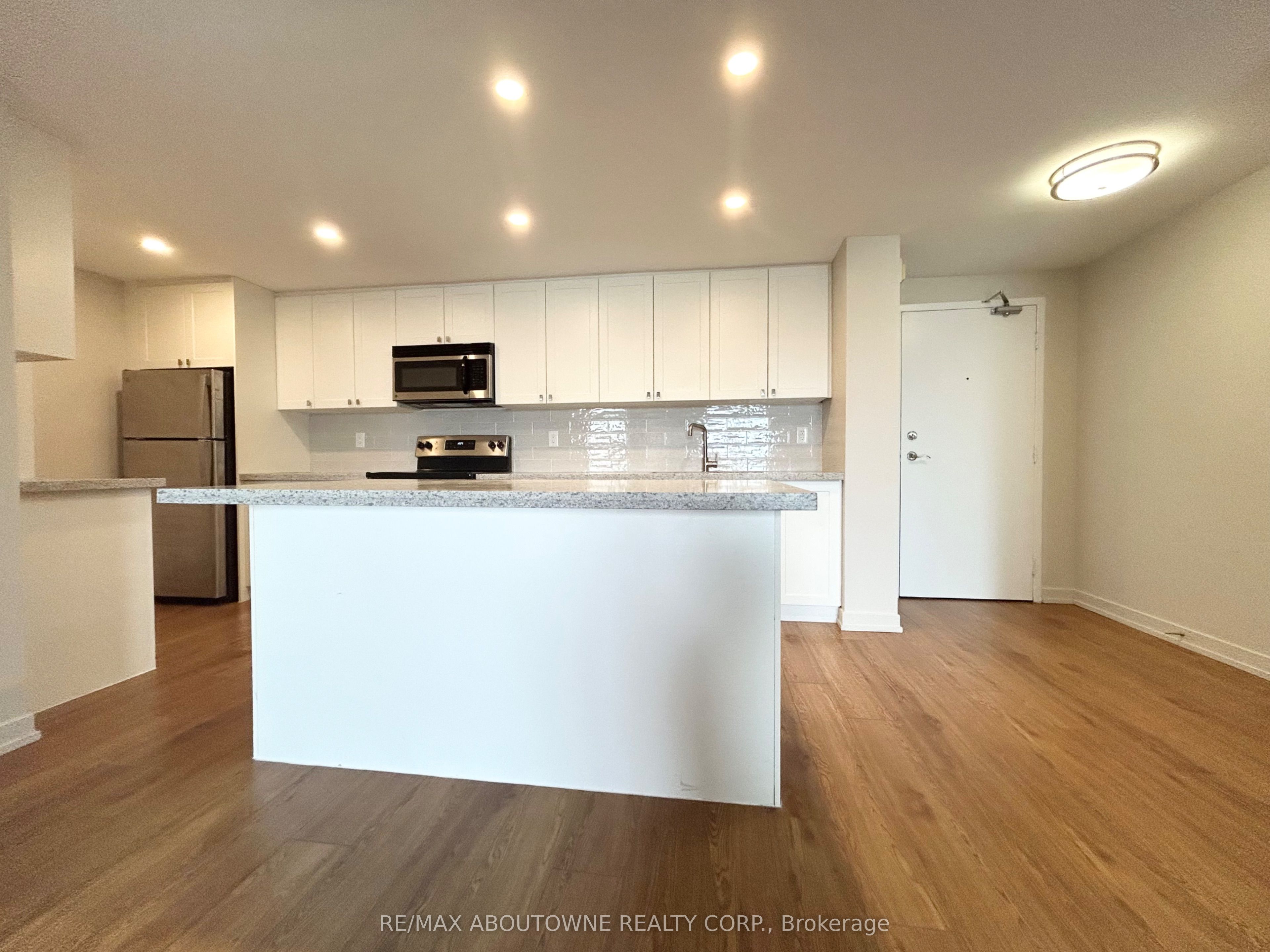 82 Millside Drive 1110, Milton, ON L9T 4A1 photo 4