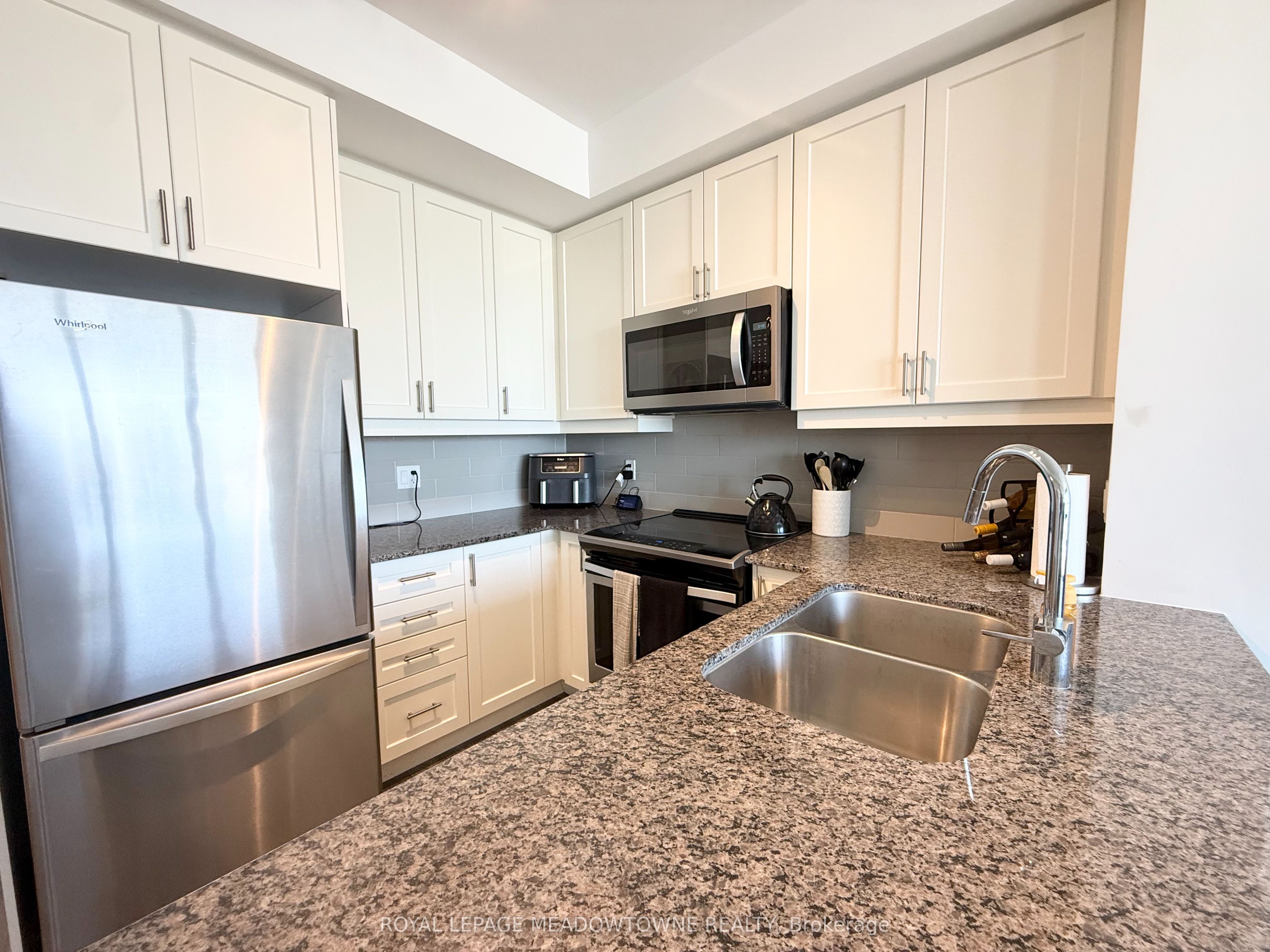 1050 Main Street E 512, Milton, ON L9T 9M3 photo 5