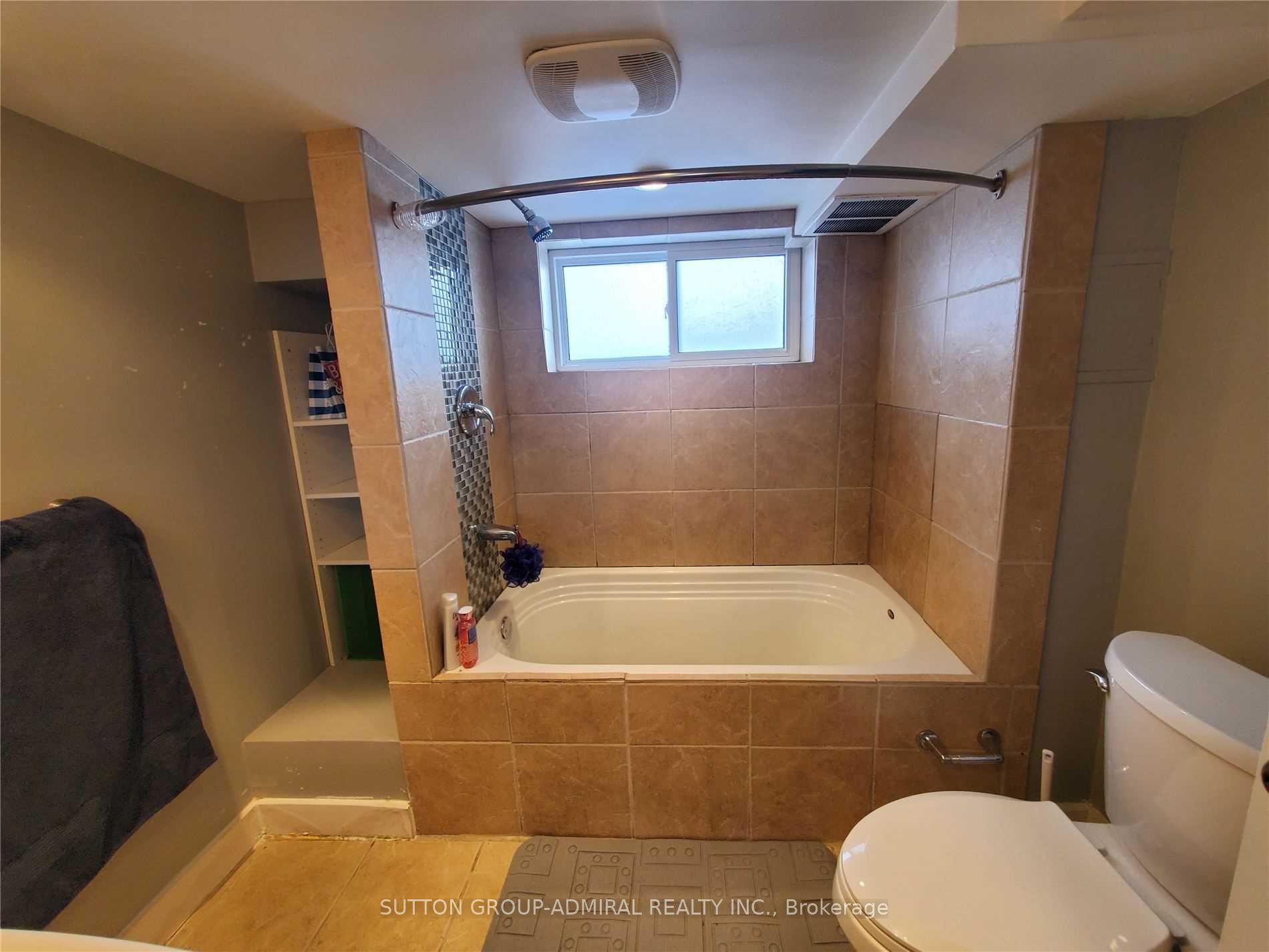31 Gilpin Avenue Lower, Toronto, ON M6M 1G7 photo 3