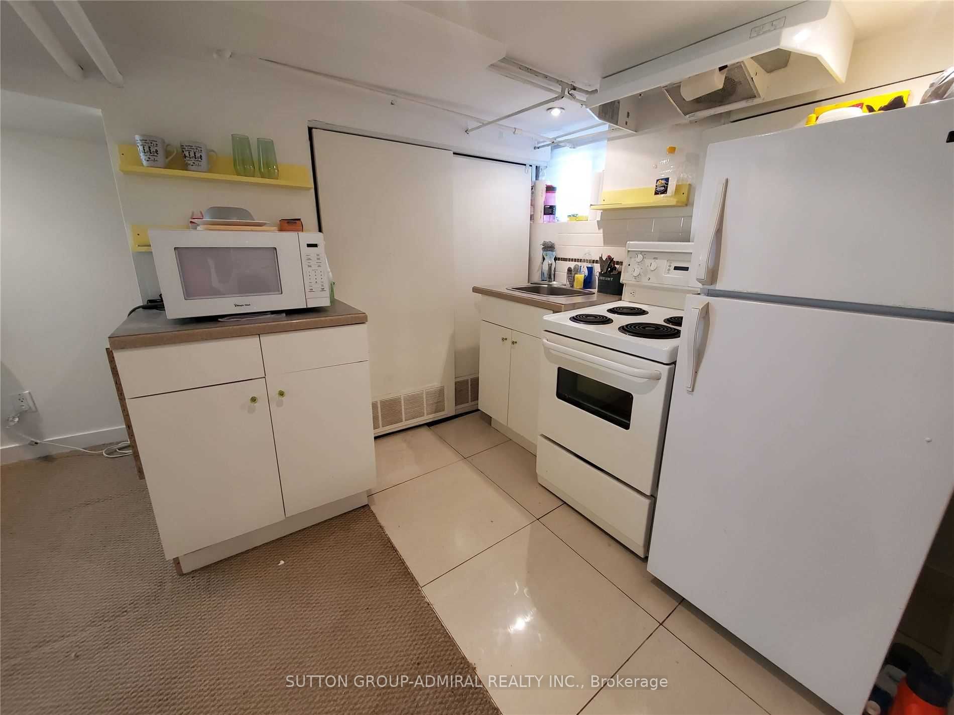 31 Gilpin Avenue Lower, Toronto, ON M6M 1G7 photo 4