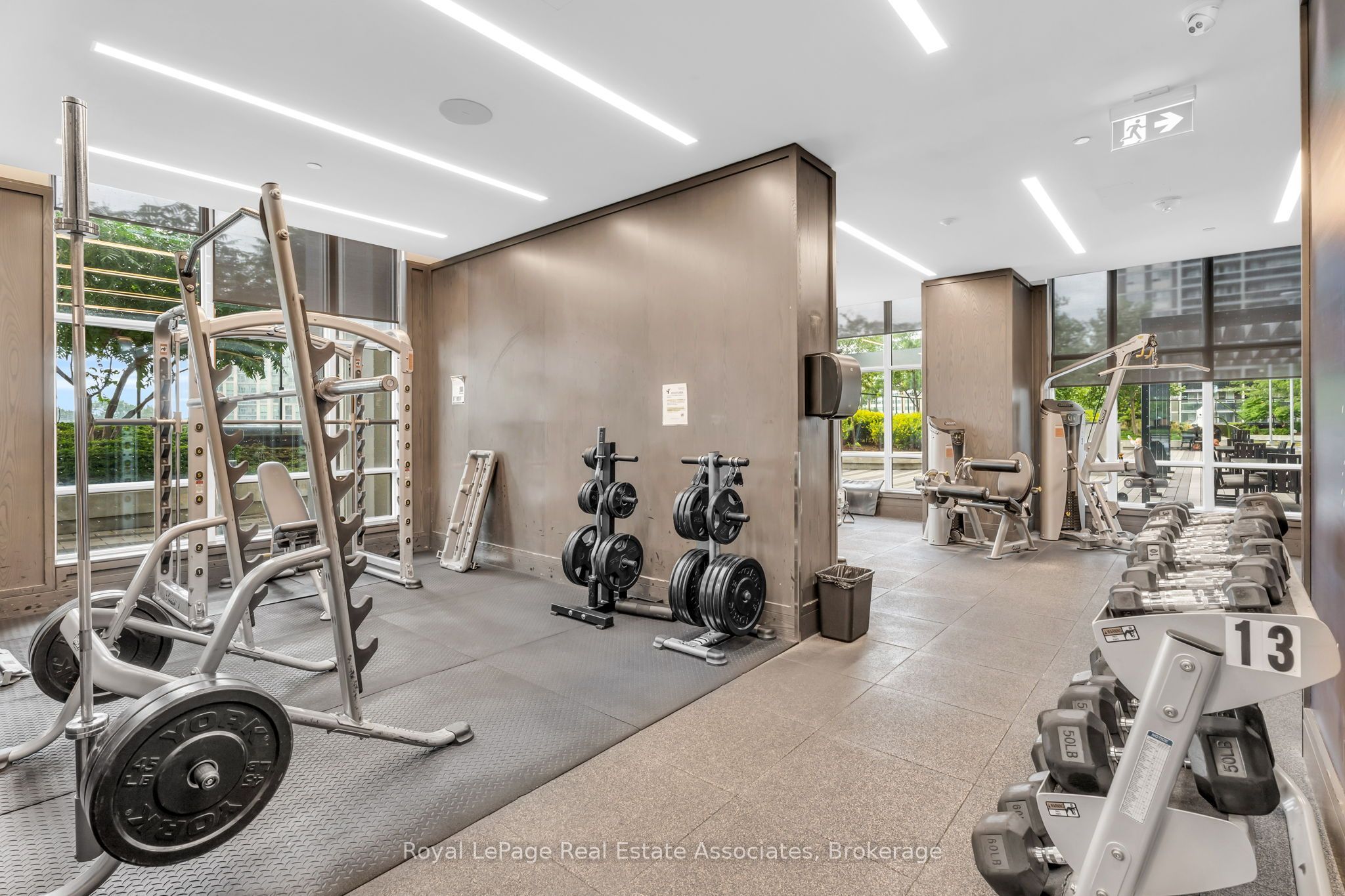 5 Mabelle Avenue 2428, Toronto, ON M9A 0C8 photo 3