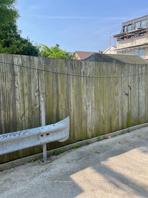625 Harvie Avenue Rear, Toronto, ON M6E 4M4