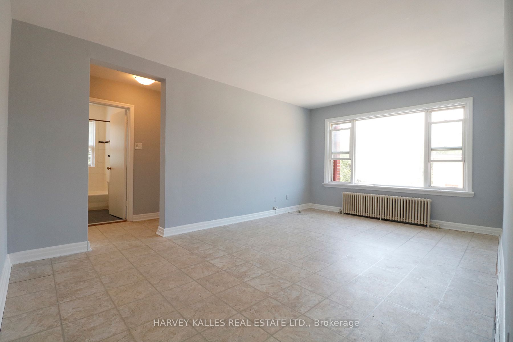 2434 Keele Street 10, Toronto, ON M6L 2N2 photo 2