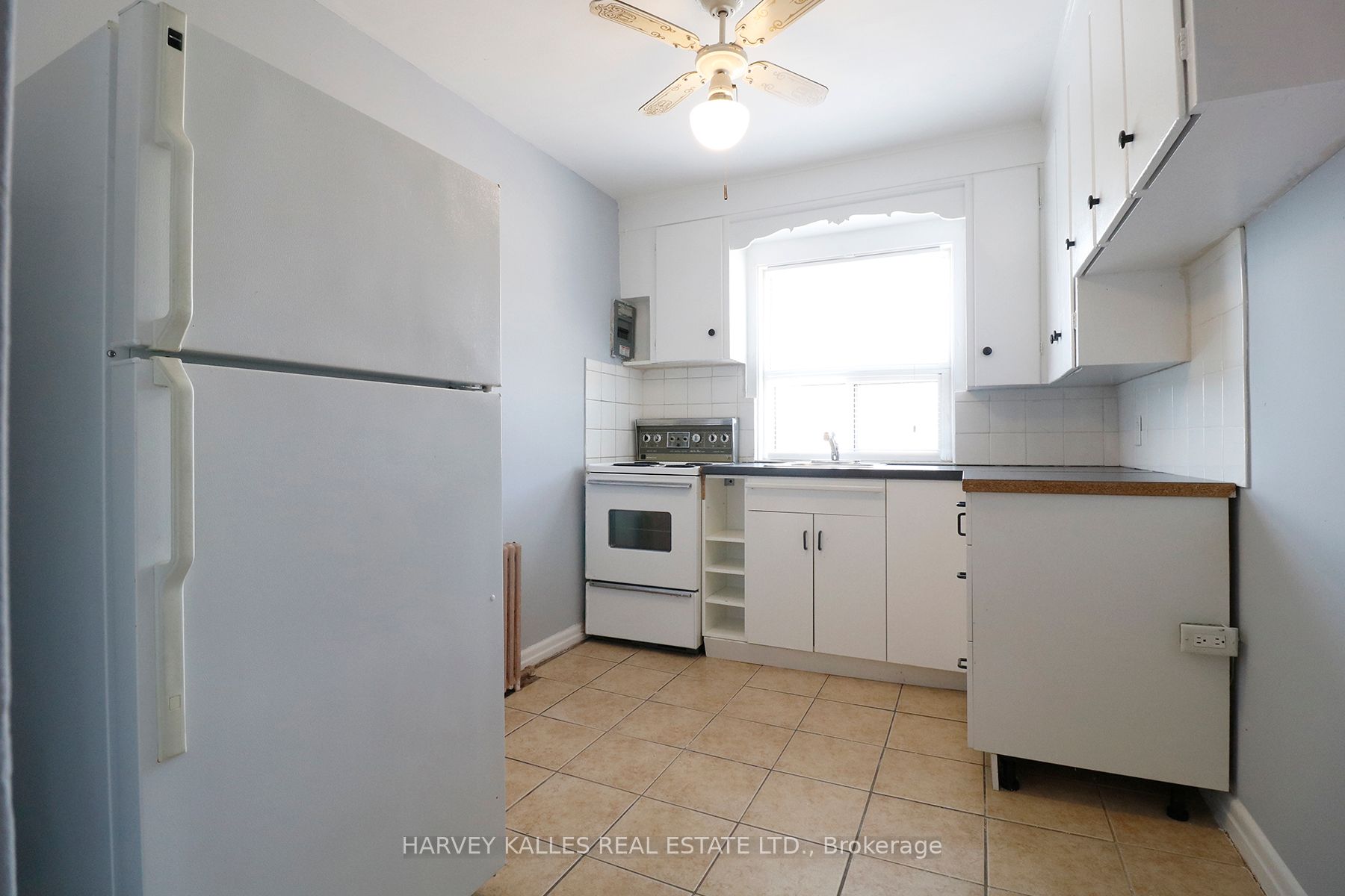 2434 Keele Street 10, Toronto, ON M6L 2N2 photo 3