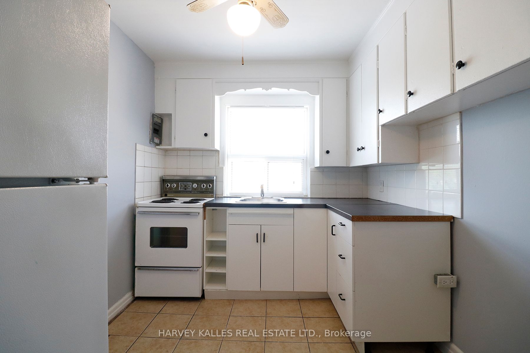 2434 Keele Street 10, Toronto, ON M6L 2N2 photo 4