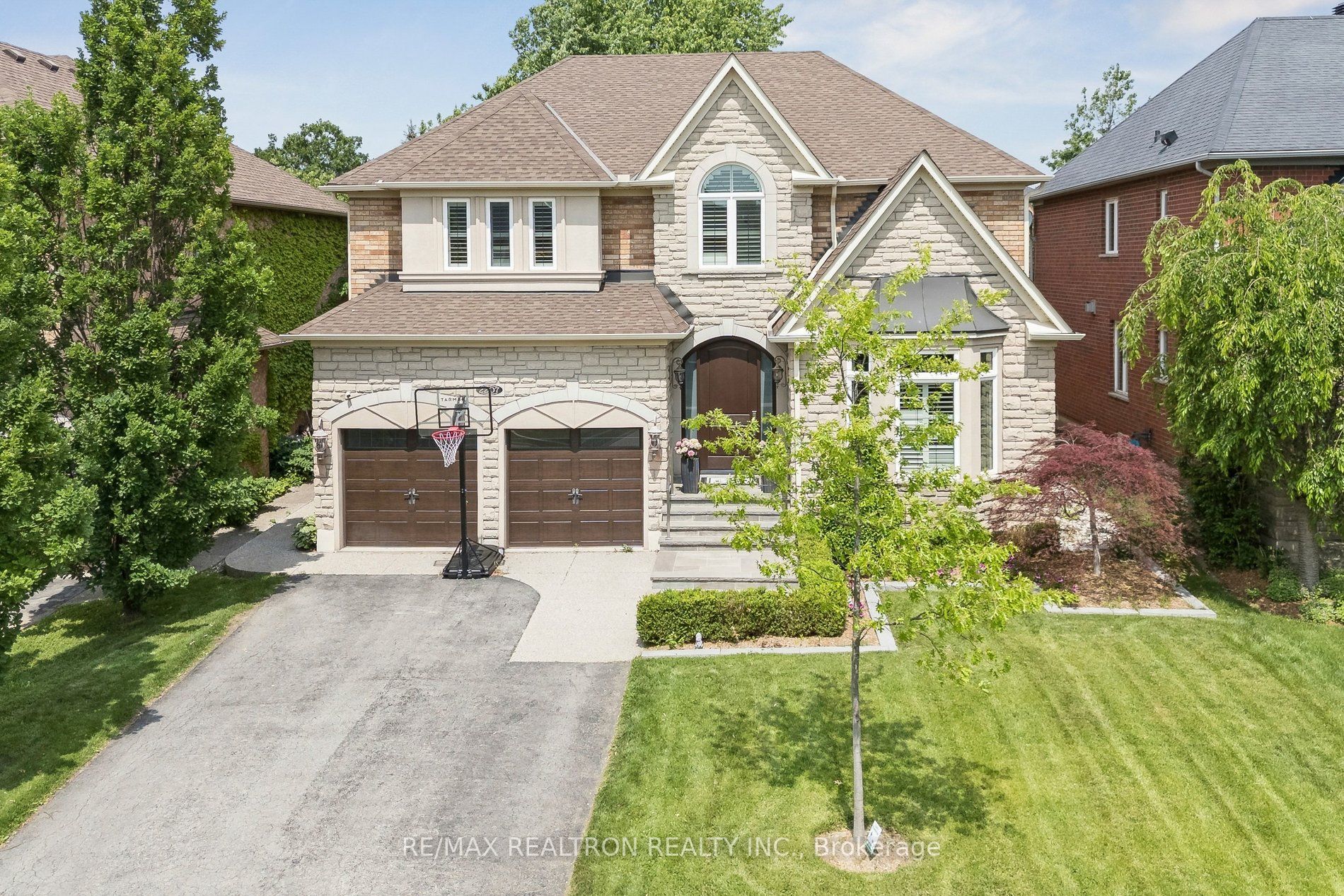 2207 Mariposa Road, Oakville, ON L6M 4S1