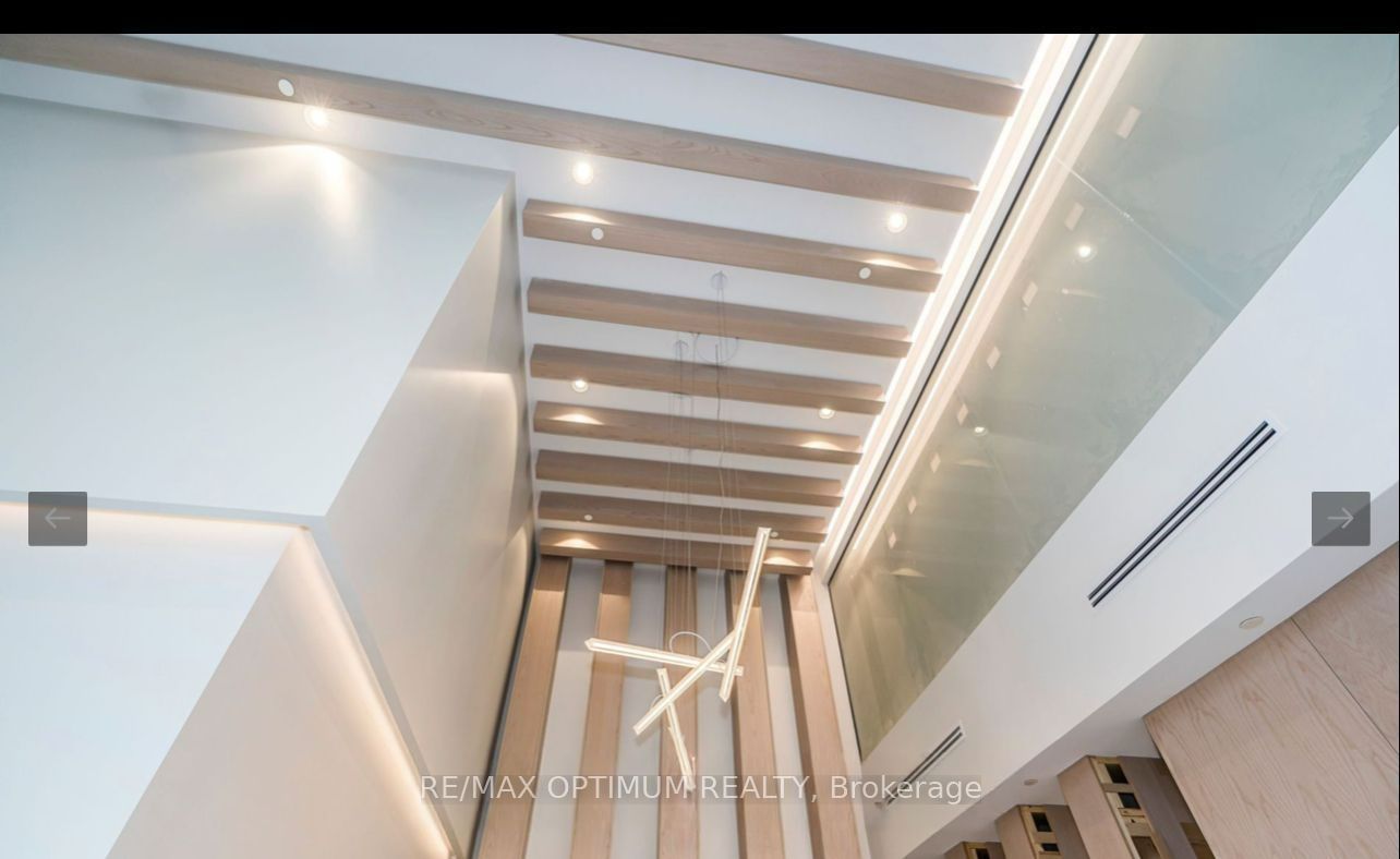 86 Dundas Street E 1516, Mississauga, ON L5A 0B1 photo 4