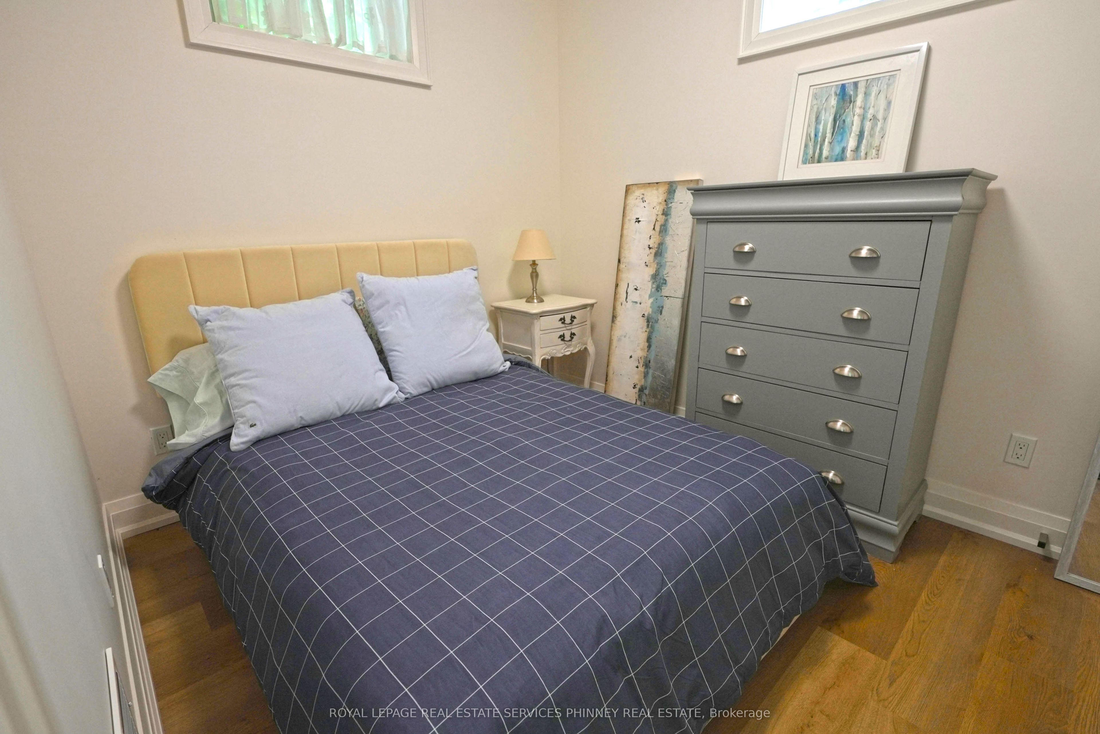1413 Queen Victoria Avenue, Mississauga, ON L5H 3H2 photo 3