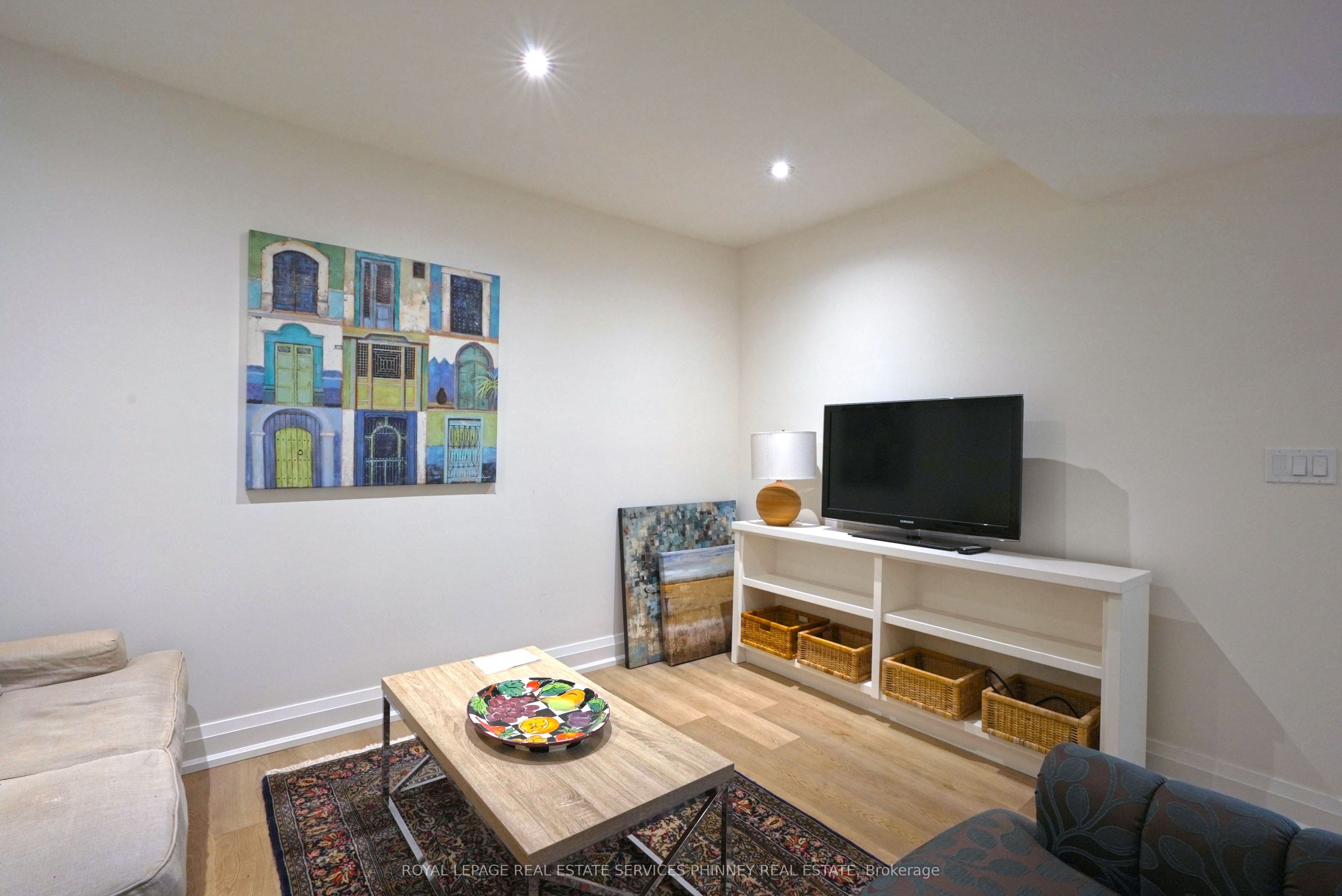 1413 Queen Victoria Avenue, Mississauga, ON L5H 3H2 photo 5