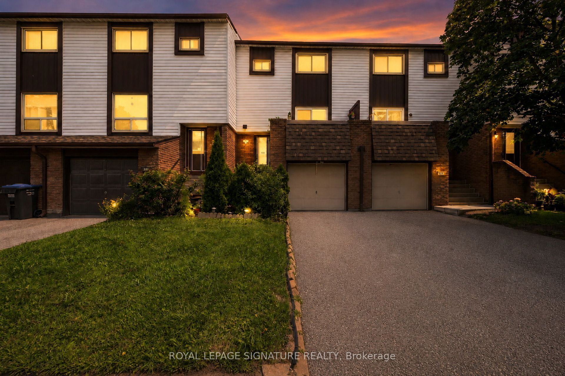 1221 Dundix Road 132, Mississauga, ON L4Y 3Y9 photo 2