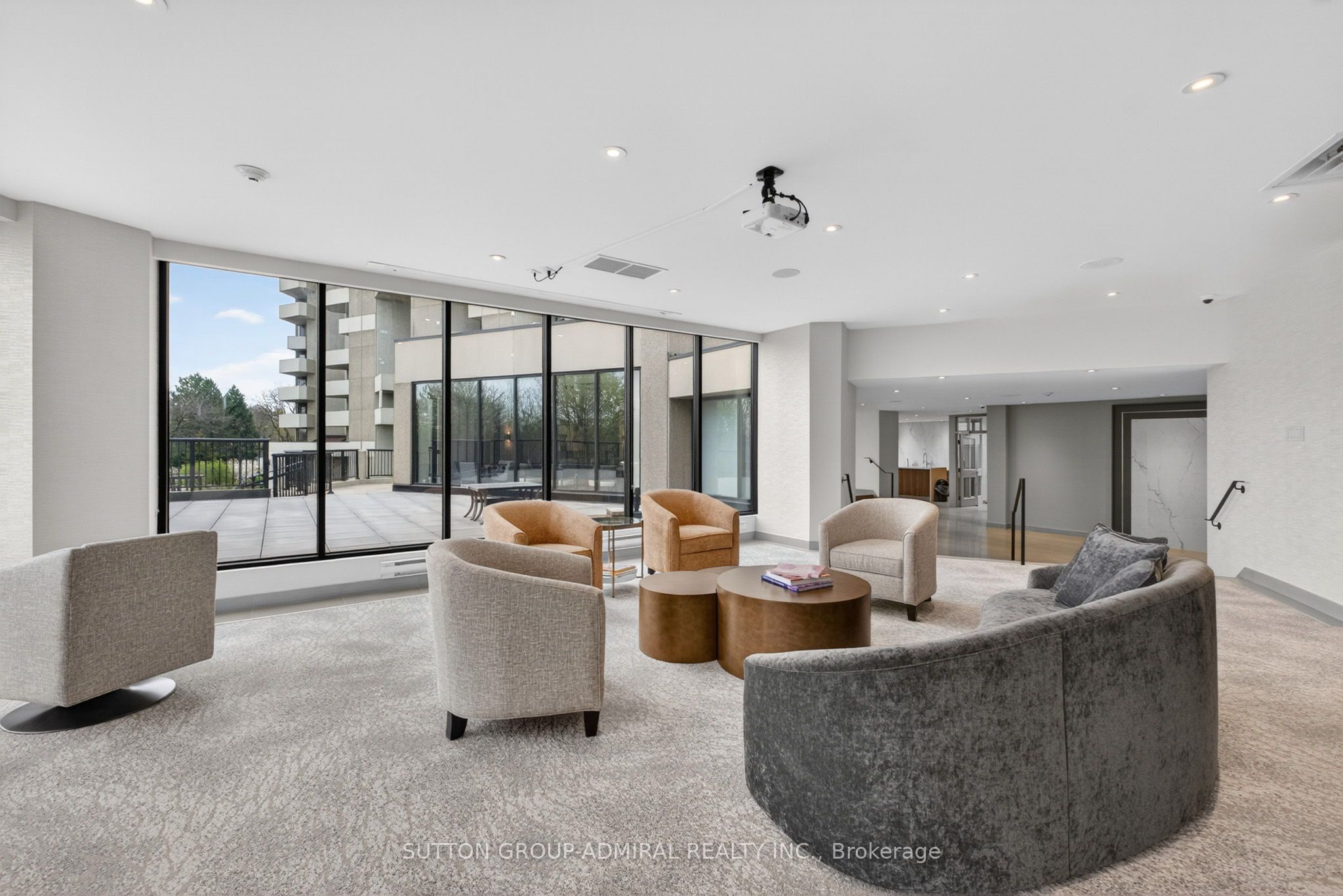 300 Mill Road D19, Toronto, ON M9C 4W7 photo 3