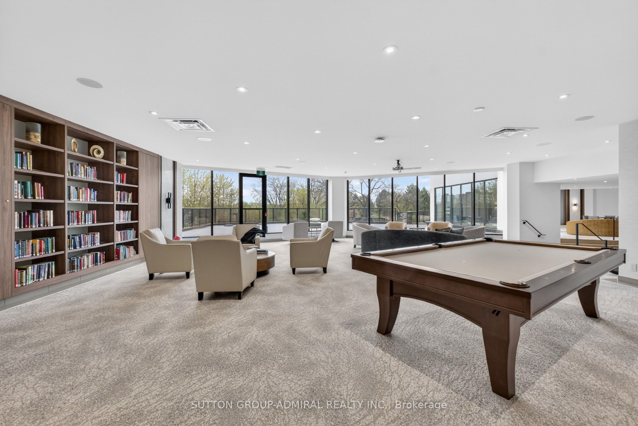 300 Mill Road D19, Toronto, ON M9C 4W7 photo 4
