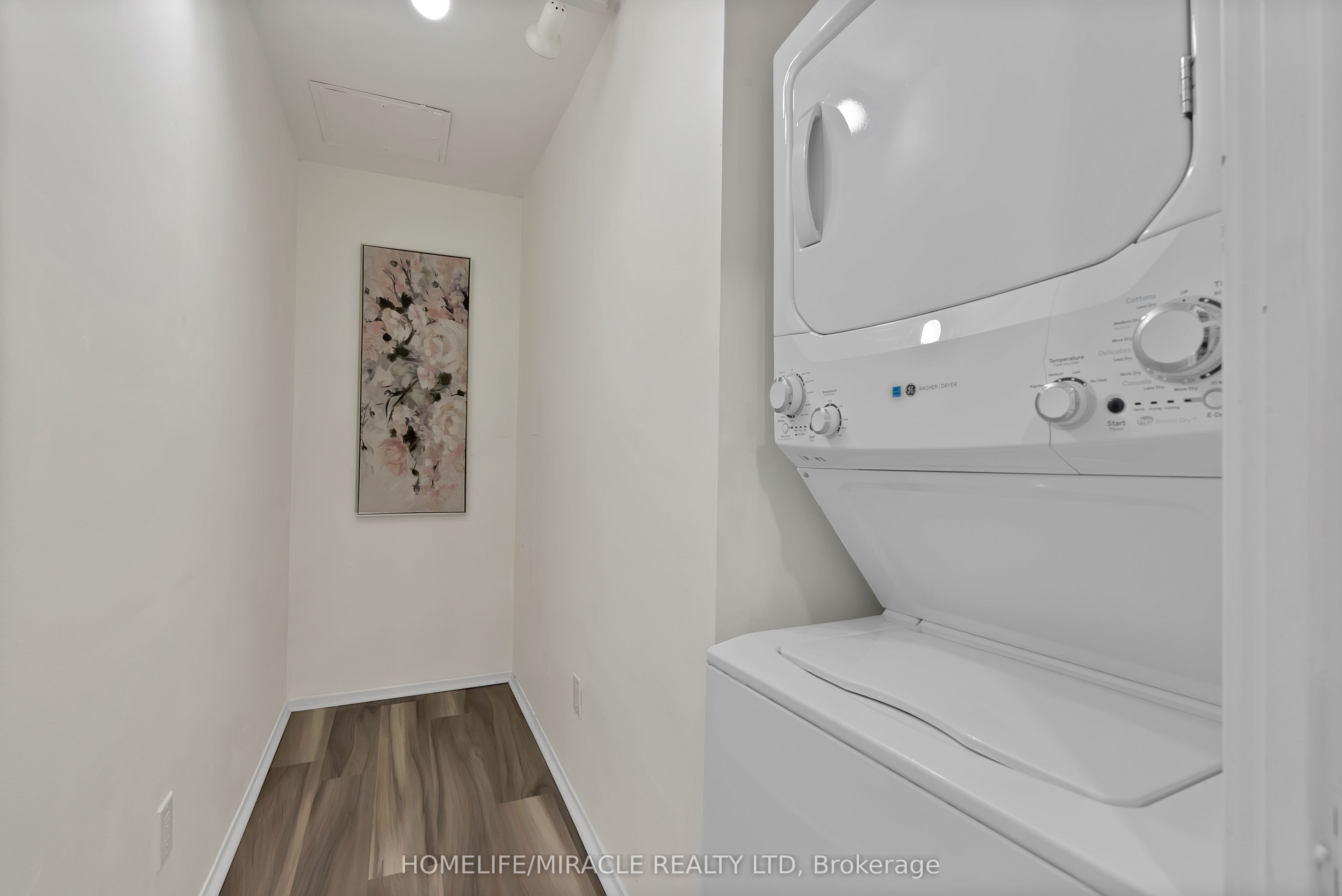 350 Webb Drive 112, Mississauga, ON L5B 3W4 photo 4