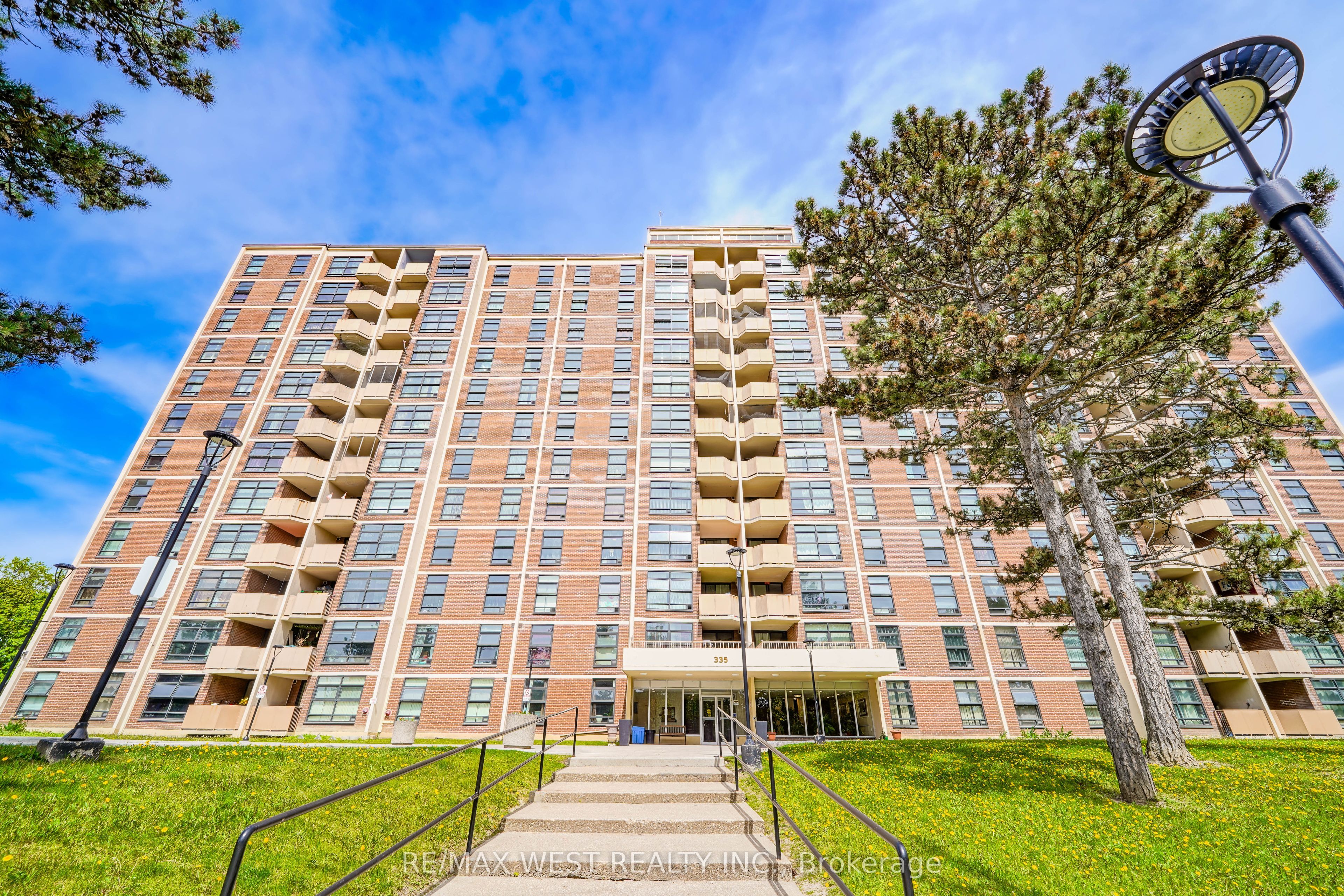 335 Driftwood Avenue 709, Toronto, ON M3N 2P3