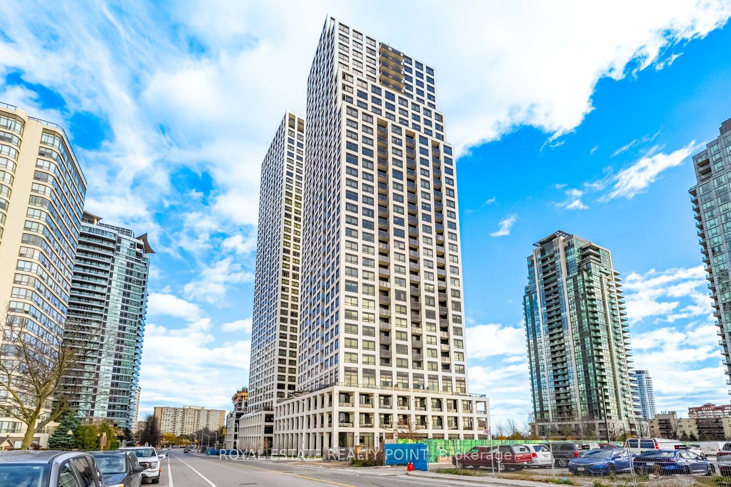 36 Elm Drive W 3702, Mississauga, ON L5B 0N3 photo 2