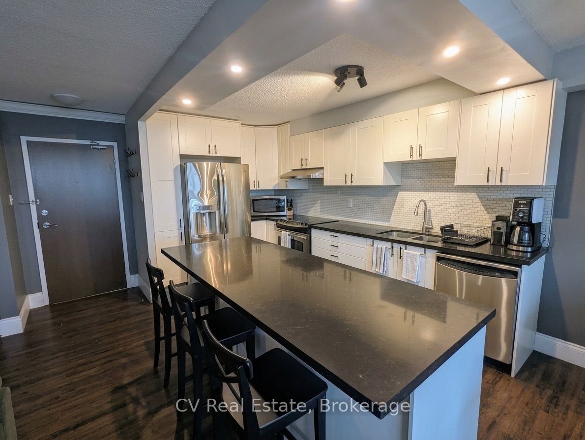 135 Marlee Avenue 1204, Toronto, ON M6B 4C6 photo 2