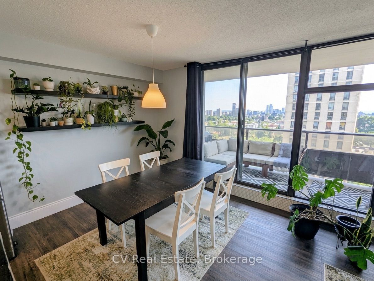 135 Marlee Avenue 1204, Toronto, ON M6B 4C6 photo 3