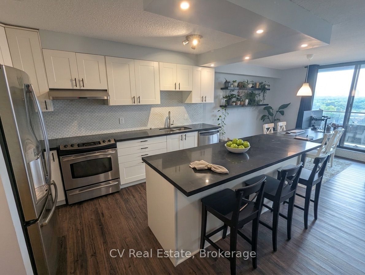 135 Marlee Avenue 1204, Toronto, ON M6B 4C6 photo 4