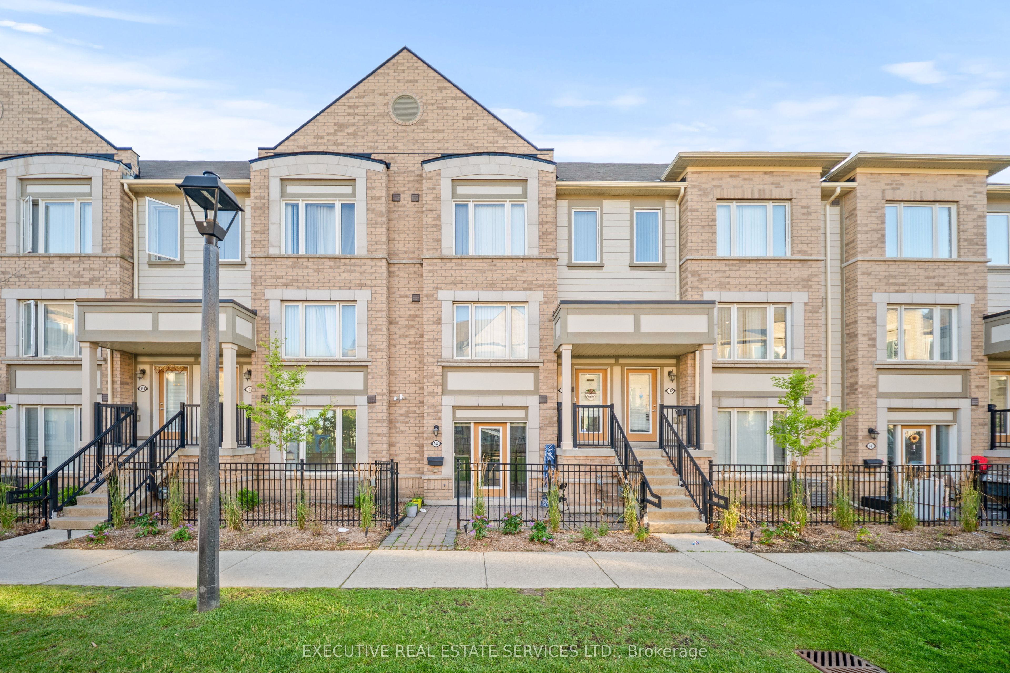 1 Beckenrose Court 144, Brampton, ON L6Y 6G2