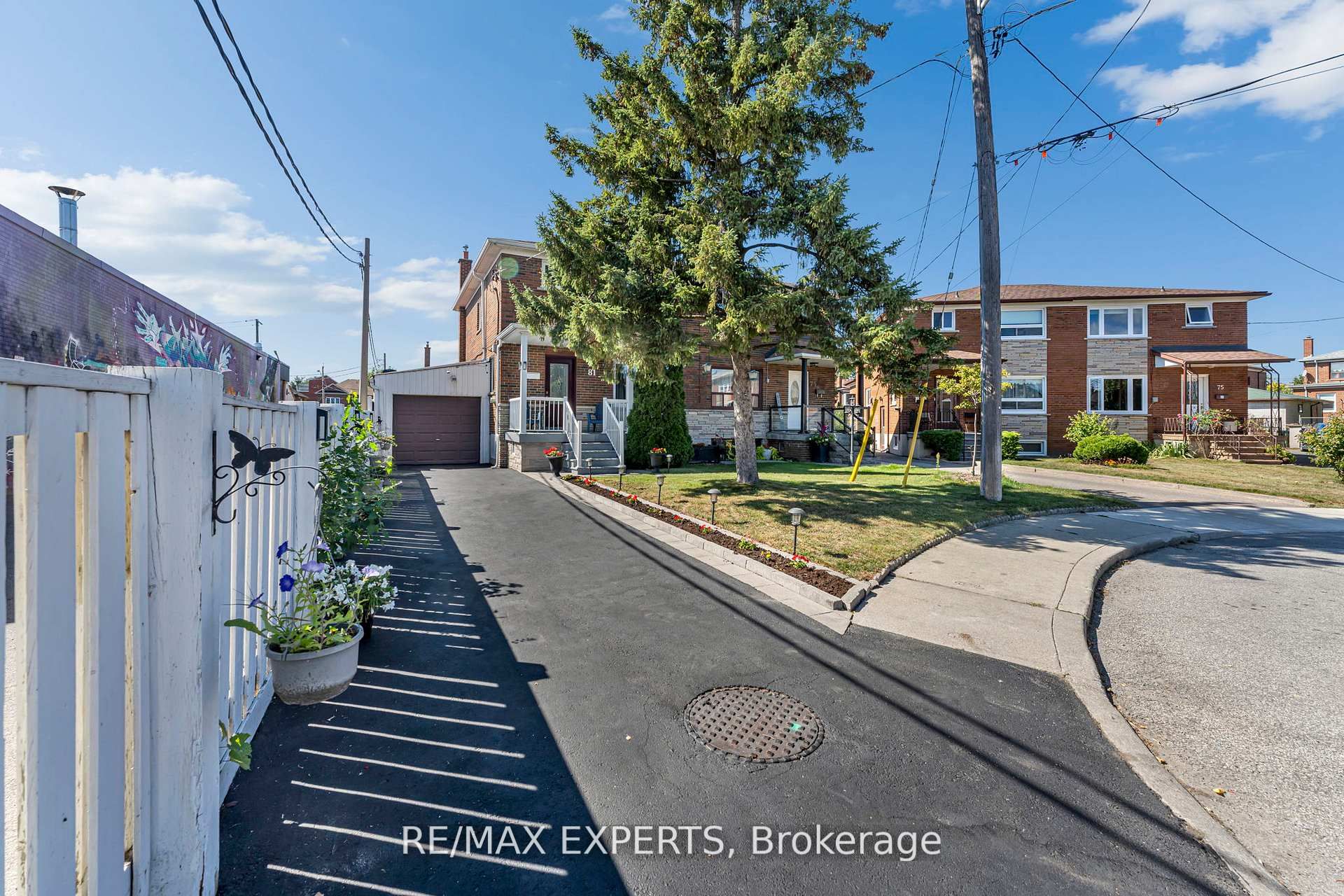81 Hagar Avenue, Toronto, ON M6N 3V3 photo 3