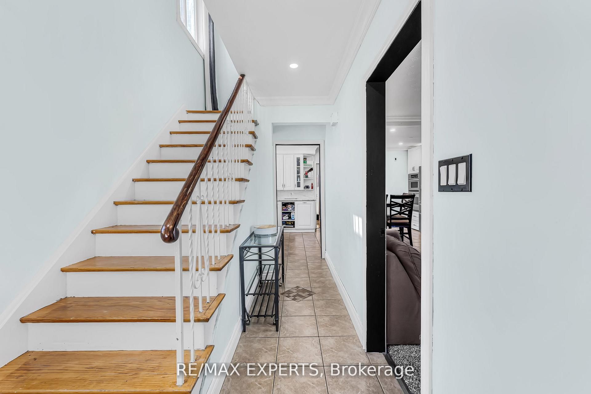 81 Hagar Avenue, Toronto, ON M6N 3V3 photo 5