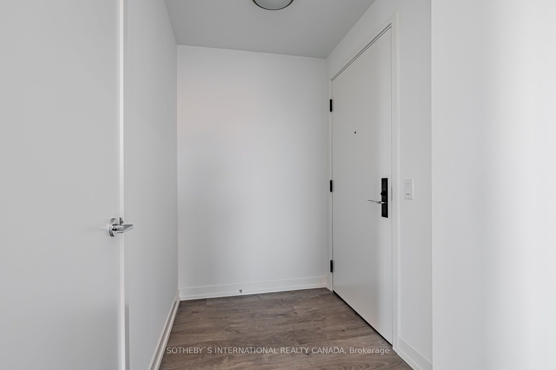 270 Dufferin Street 303, Toronto, ON M6K 1Z6 photo 2