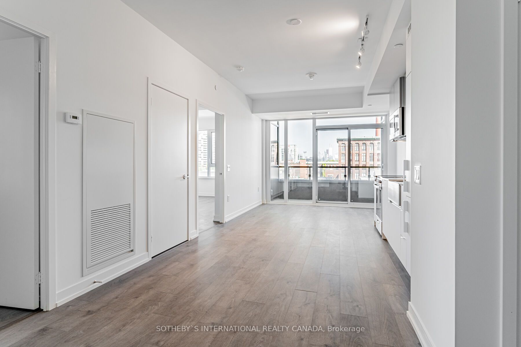 270 Dufferin Street 303, Toronto, ON M6K 1Z6 photo 3