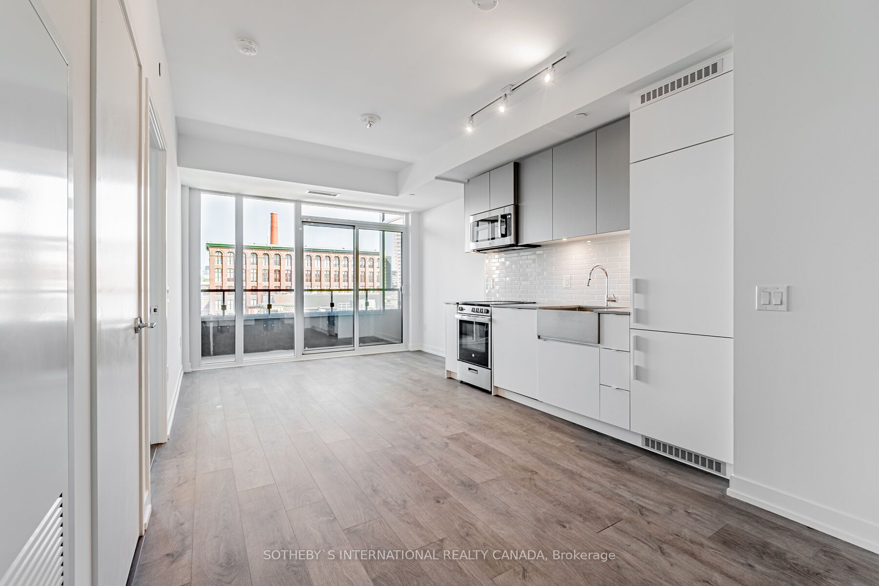 270 Dufferin Street 303, Toronto, ON M6K 1Z6 photo 4