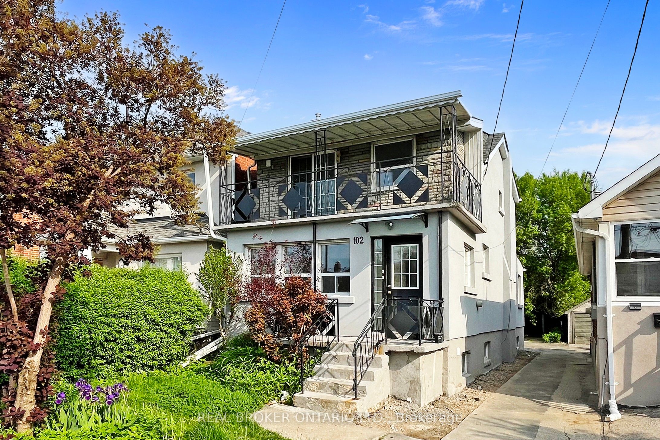 102 Bowie Avenue Main, Toronto, ON M6E 2P7