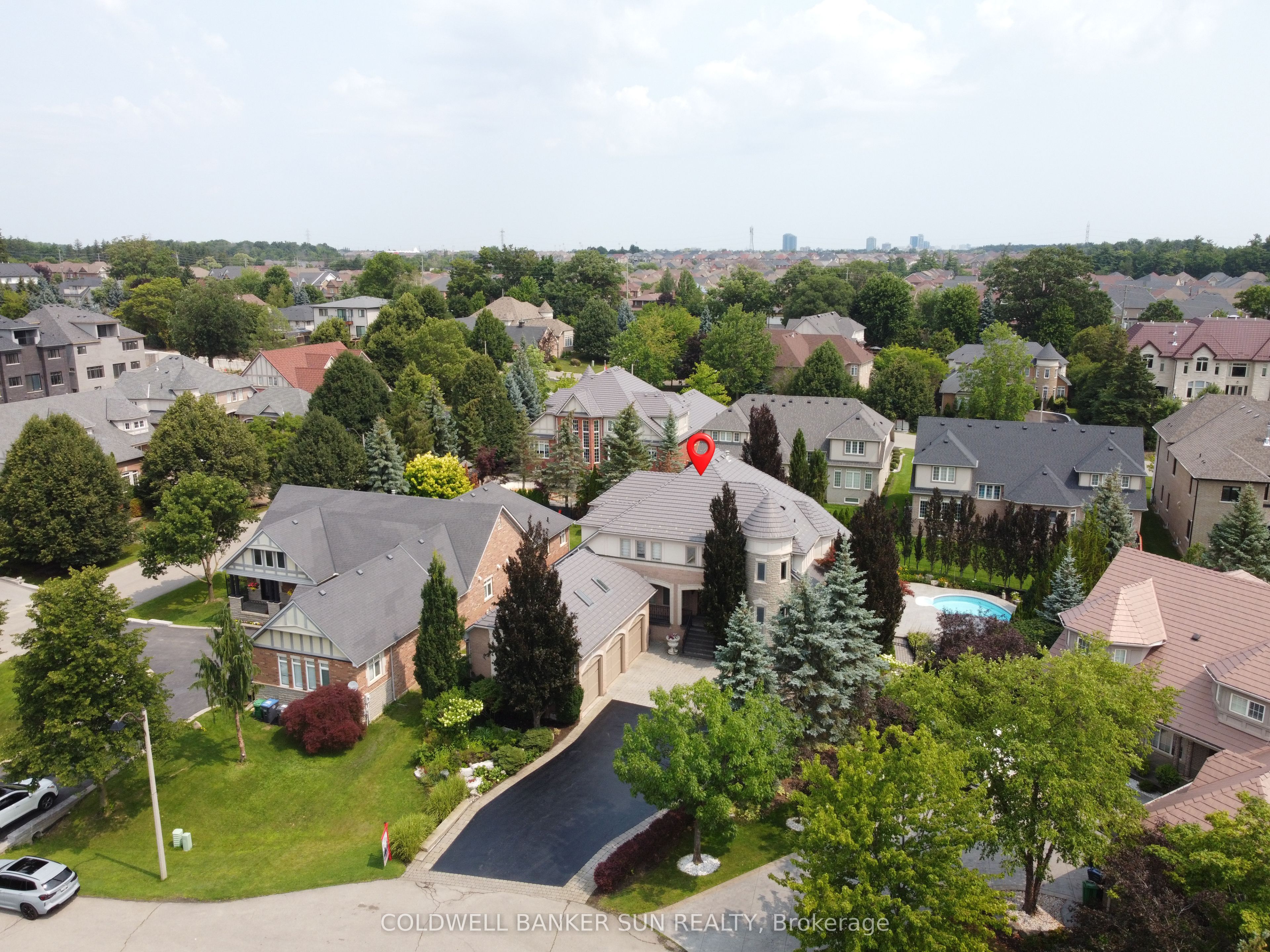 10 PRIDE Court, Brampton, ON L6Y 5H3