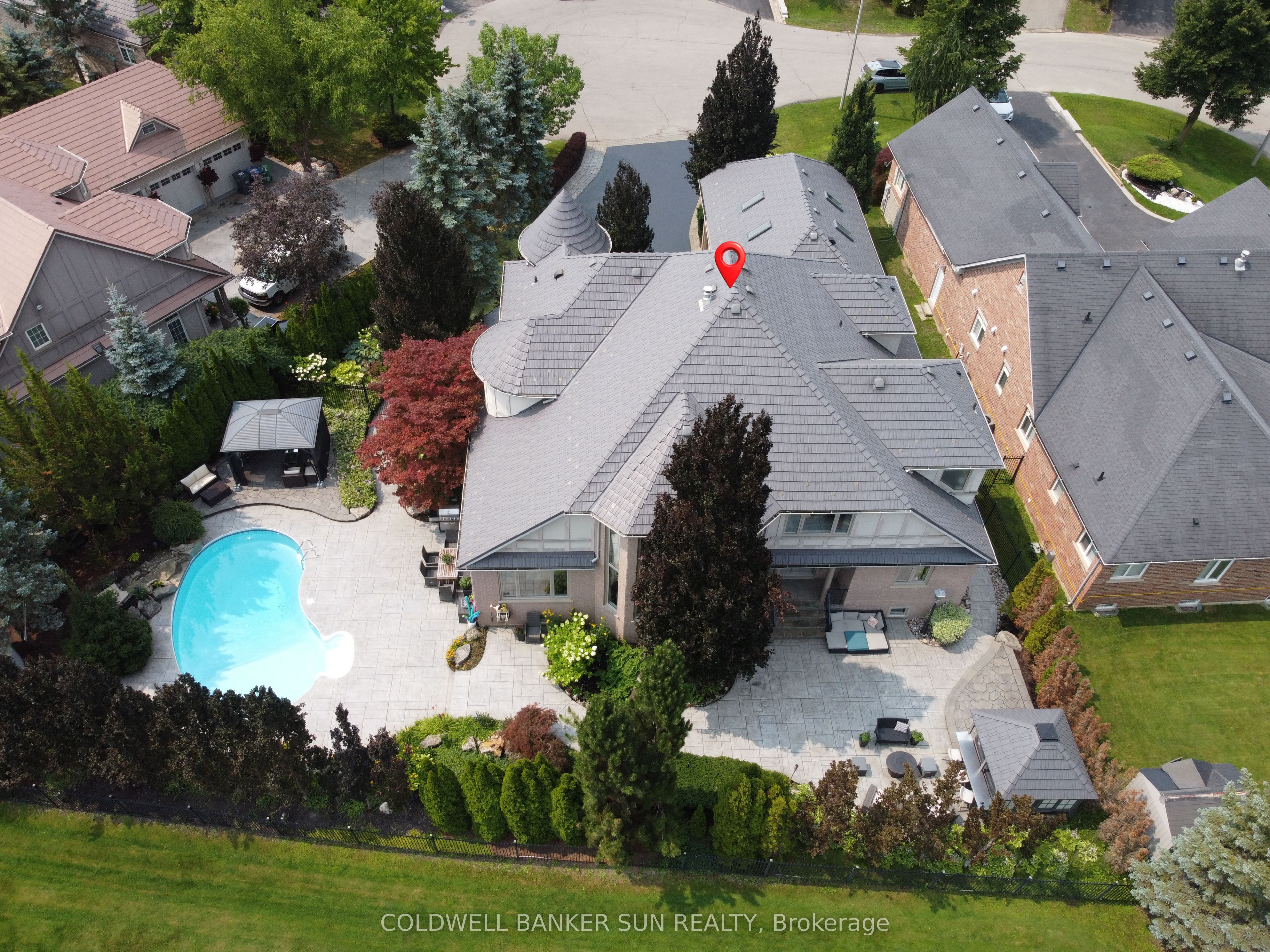 10 PRIDE Court, Brampton, ON L6Y 5H3 photo 2