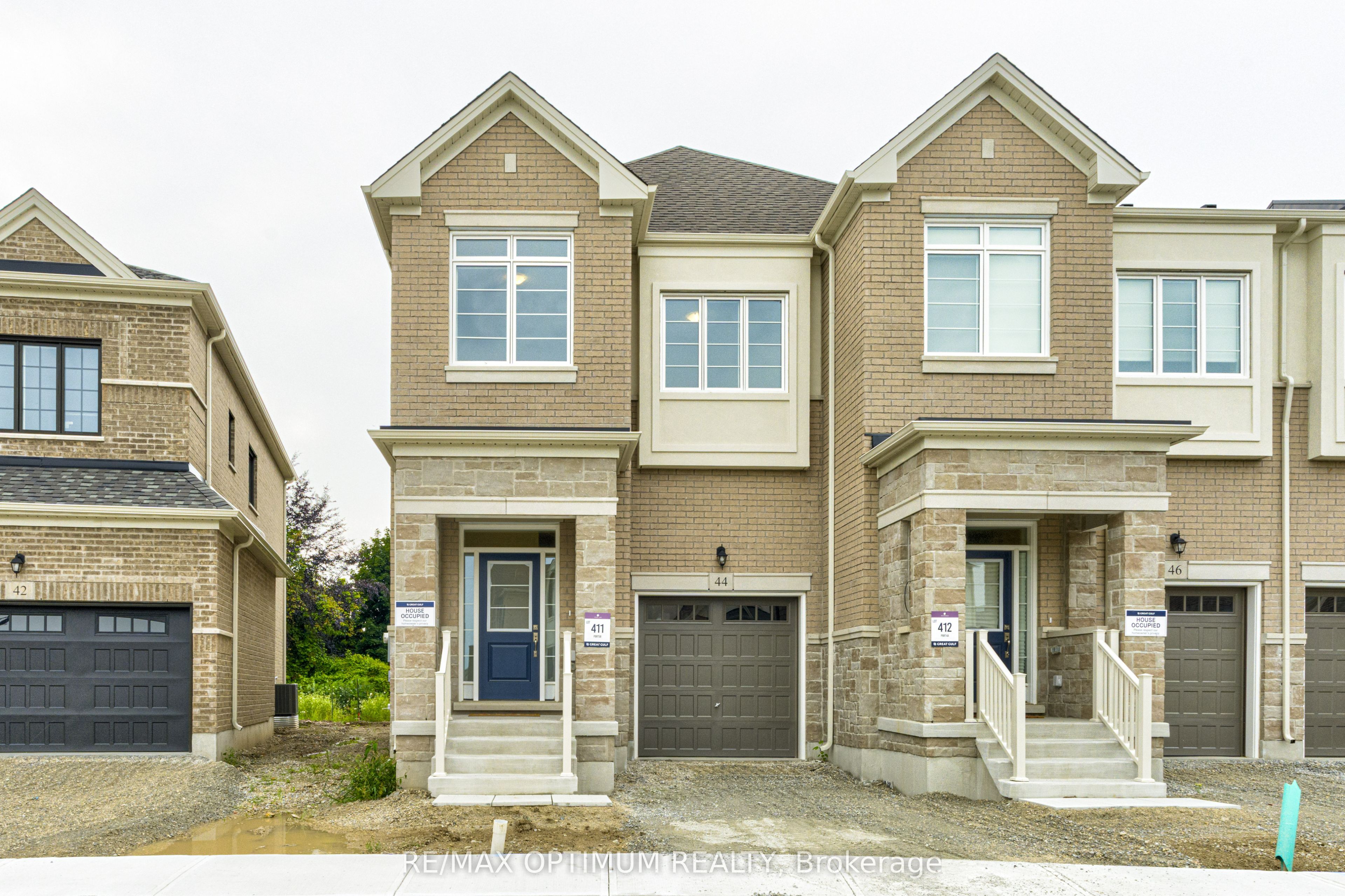 44 Bermondsey Way, Brampton, ON L6Y 6K9