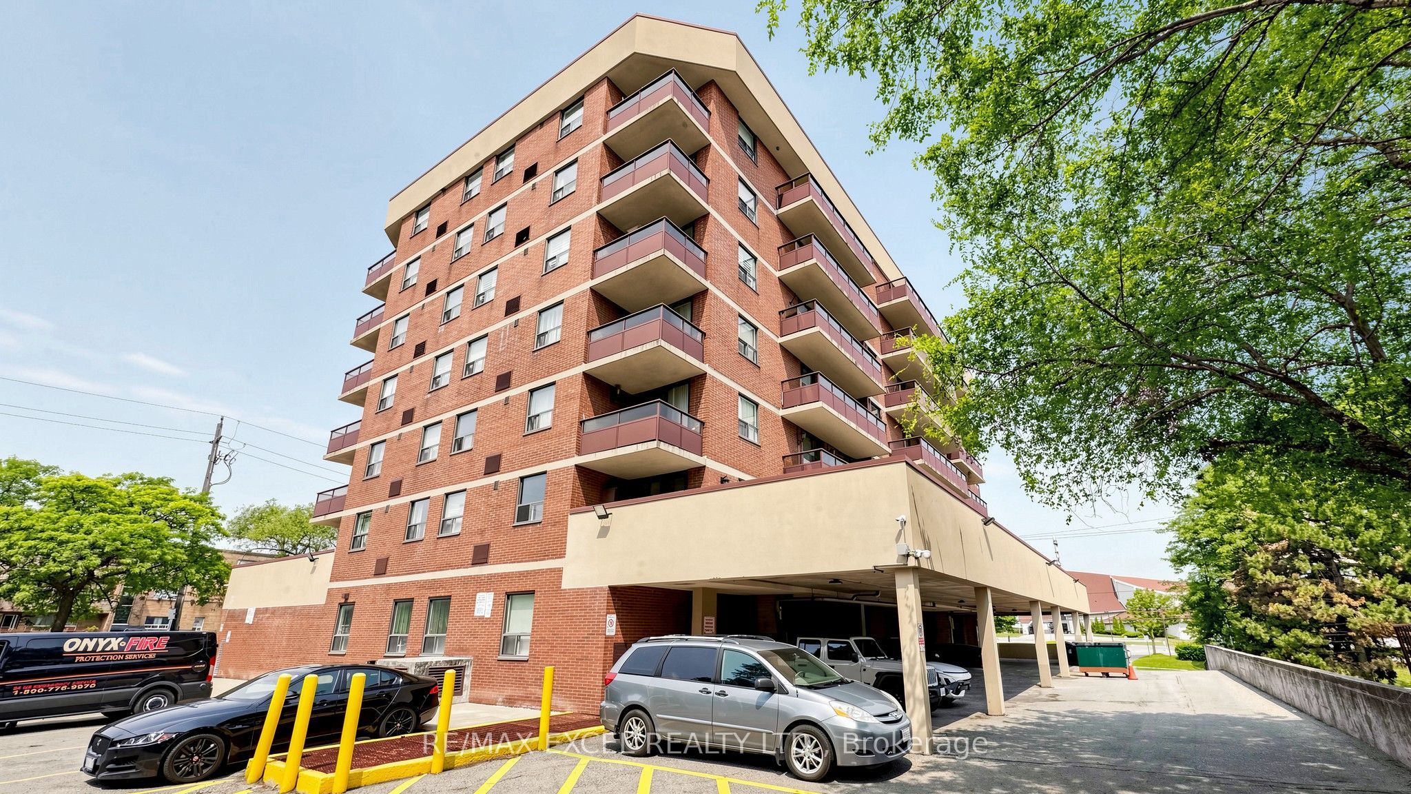 1881 Jane Street 401, Toronto, ON M9N 3S7