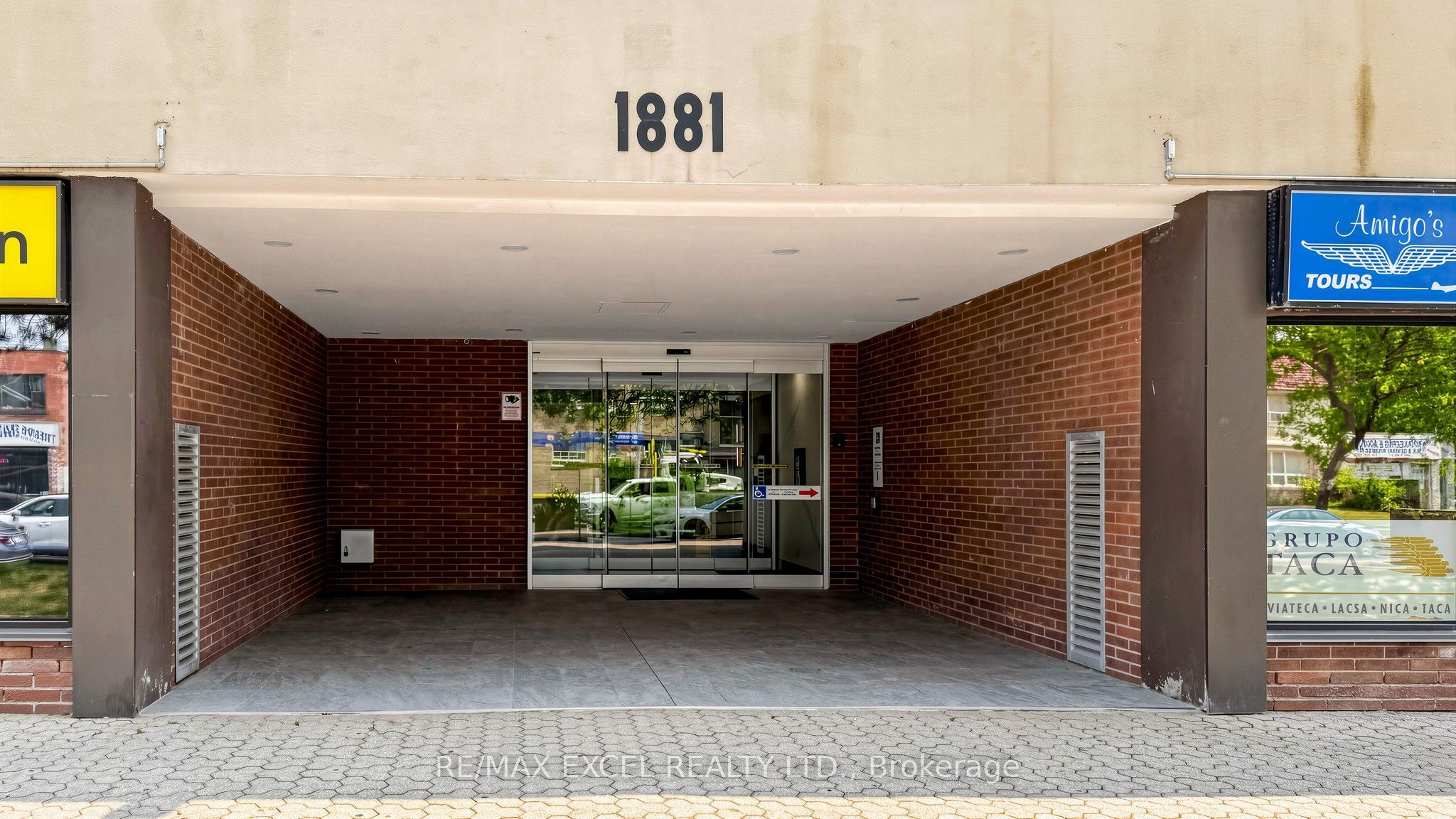 1881 Jane Street 401, Toronto, ON M9N 3S7 photo 4