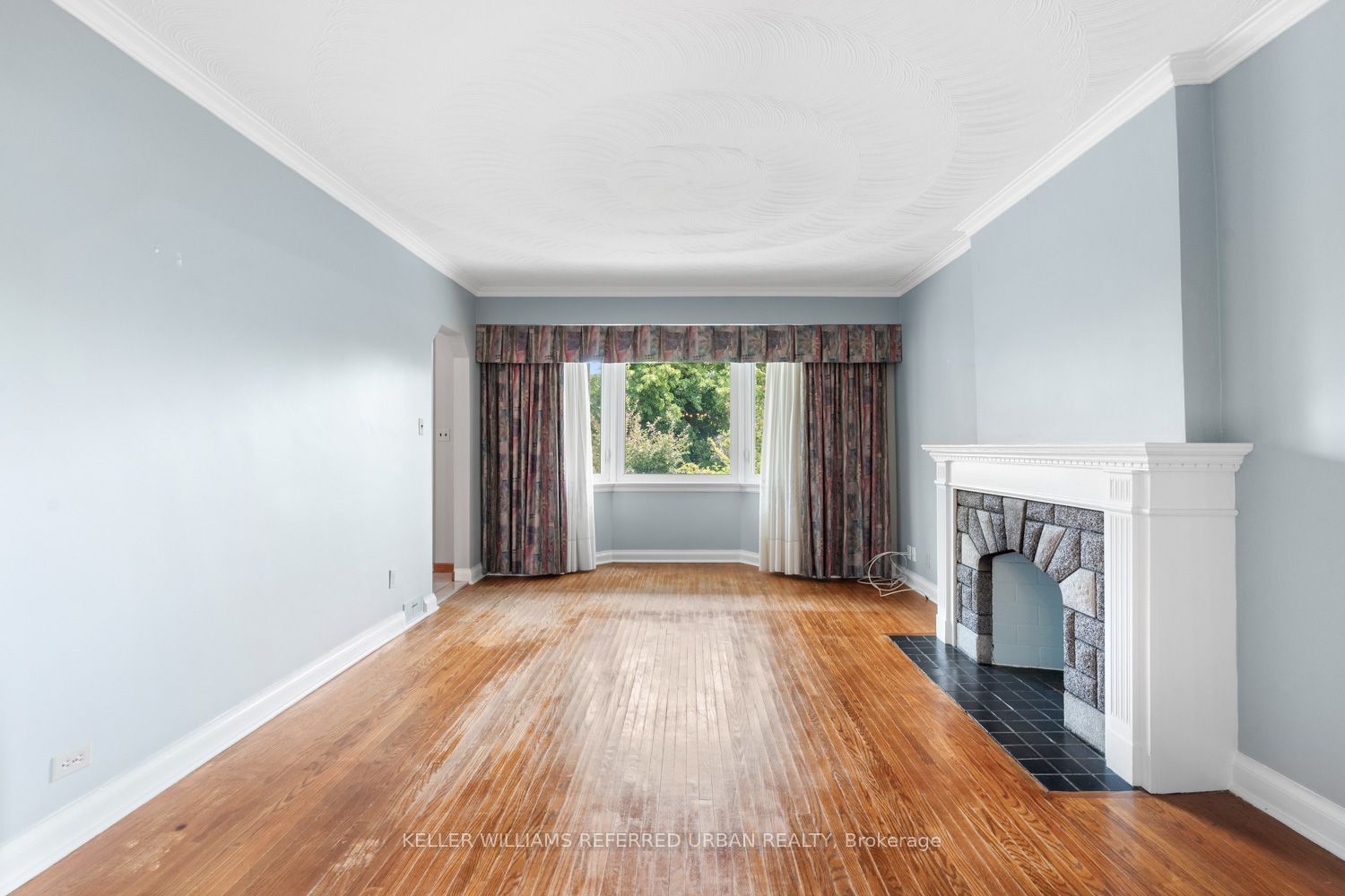 114 Gracefield Avenue, Toronto, ON M6L 1L1 photo 3