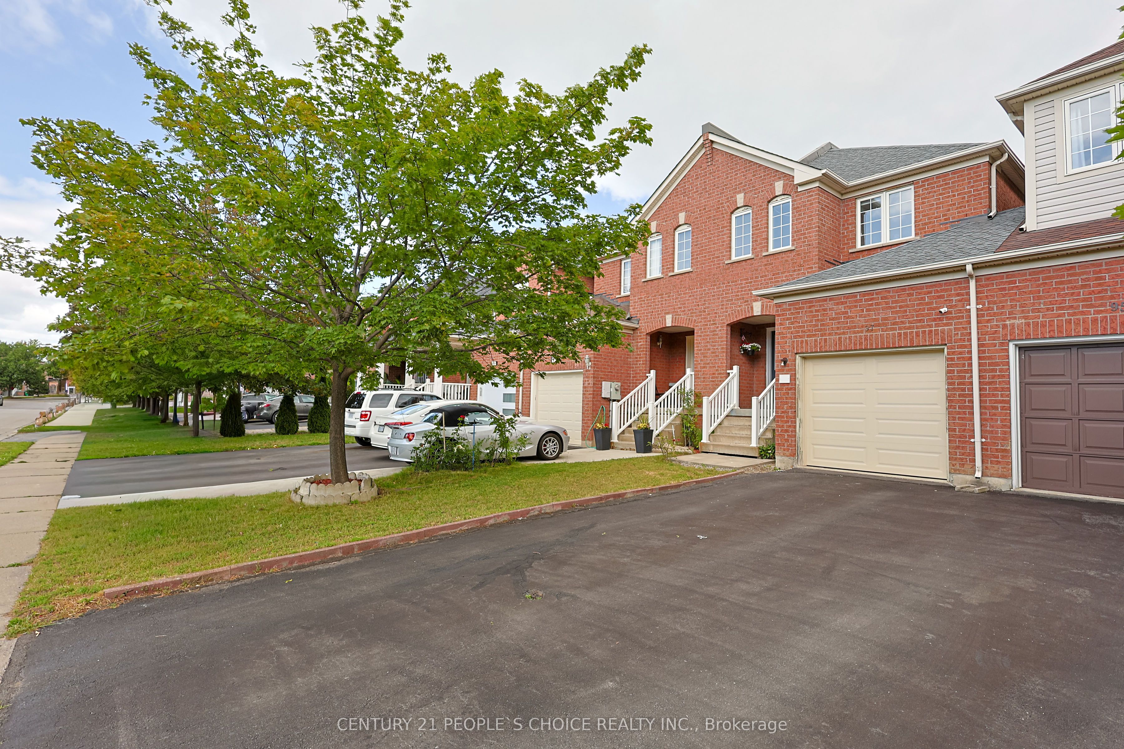 97 Zia Dodda Crescent, Brampton, ON L6P 1J4