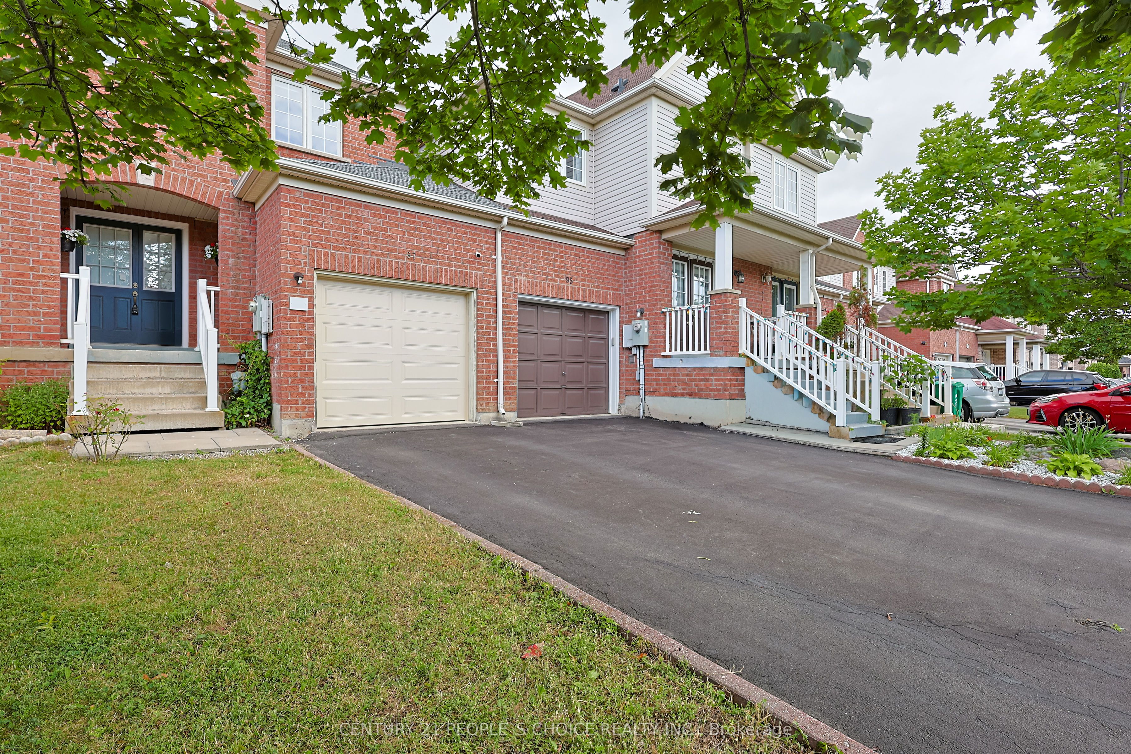 97 Zia Dodda Crescent, Brampton, ON L6P 1J4 photo 3