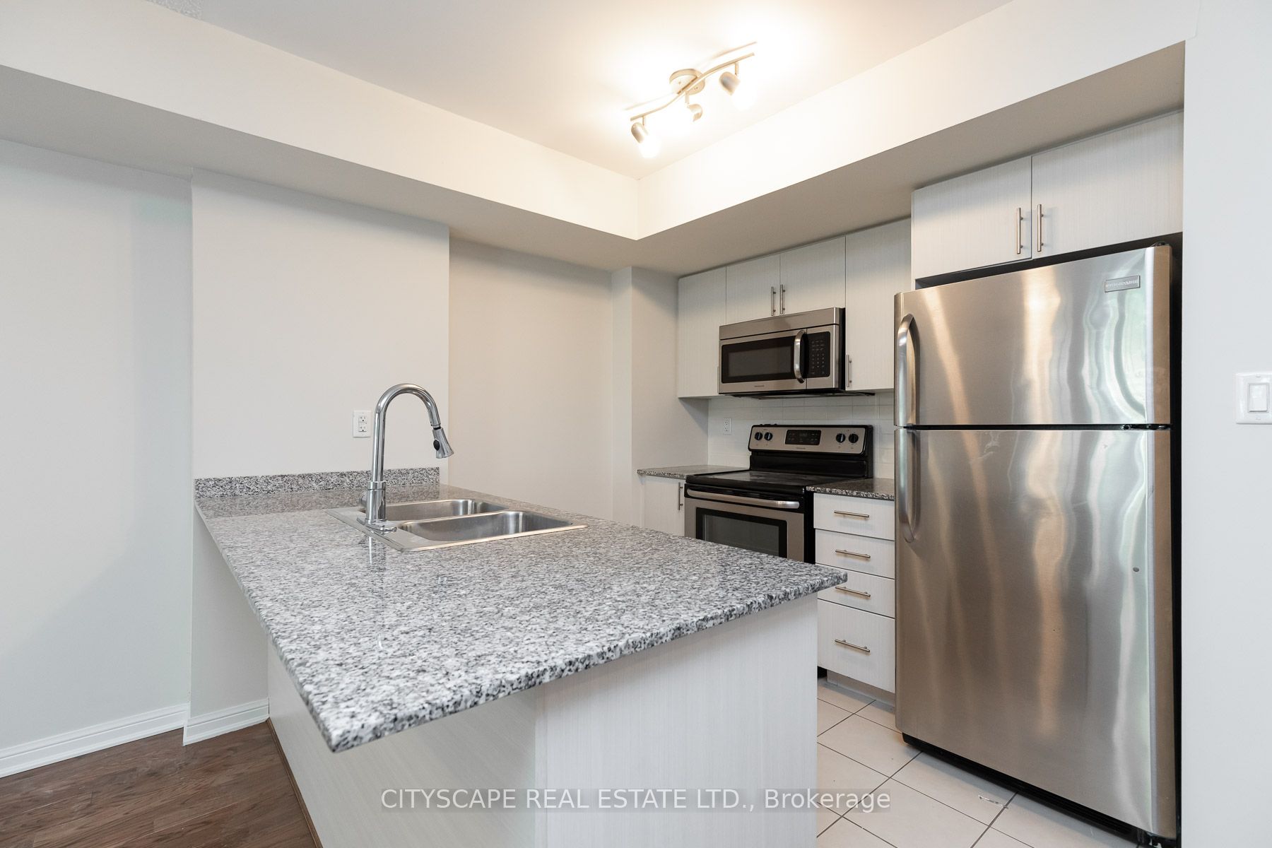 9 Foundry Avenue 115, Toronto, ON M6H 0B7 photo 5