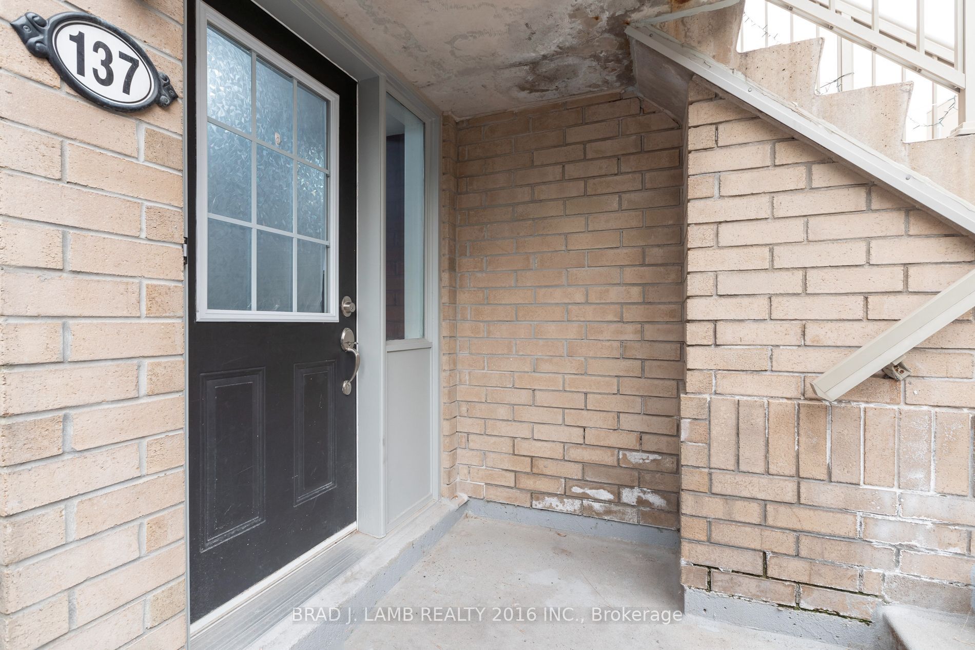 25 Turntable Crescent TH# 137, Toronto, ON M6H 4K8 photo 4